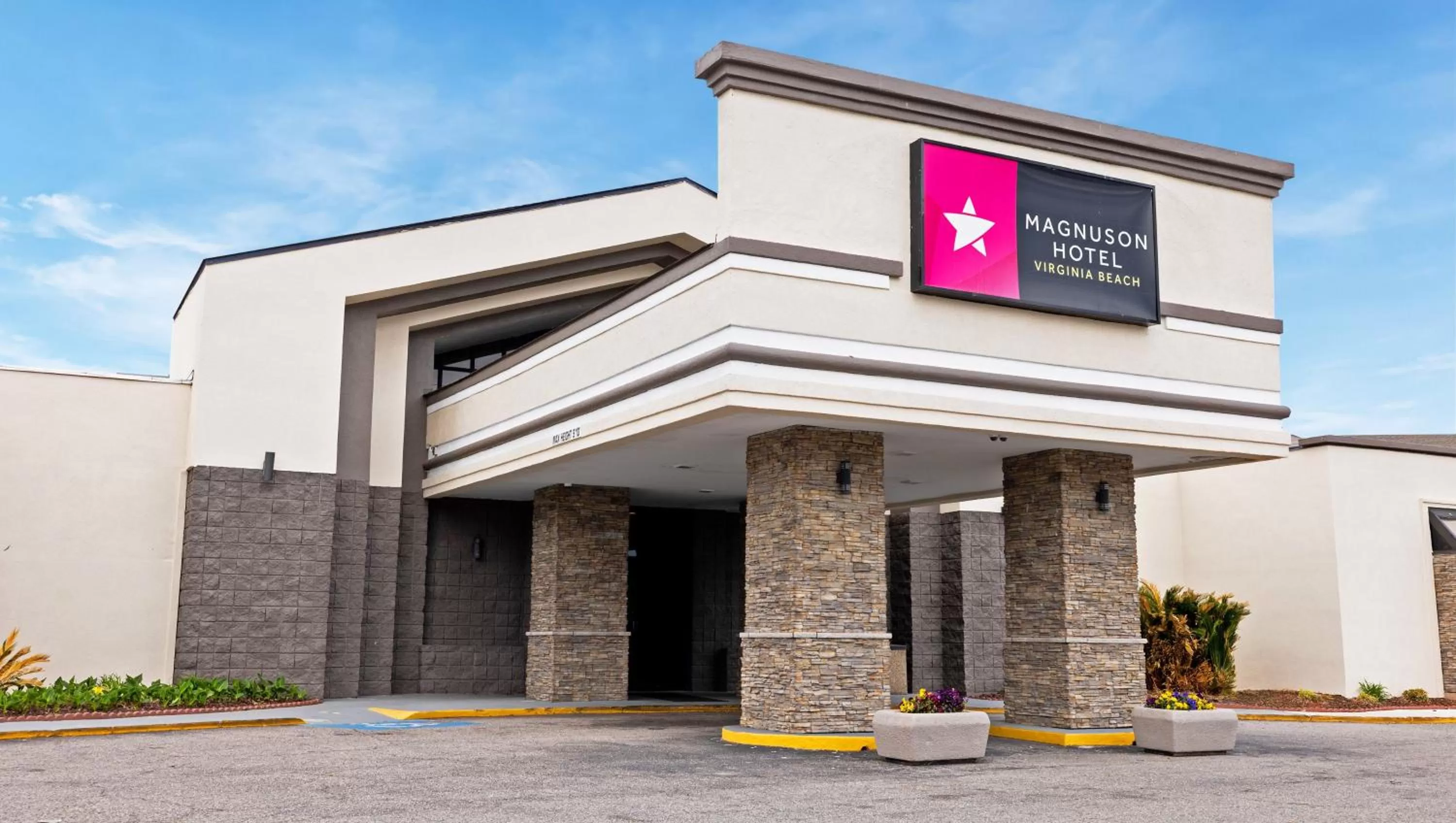 Property building in Magnuson Hotel Virginia Beach