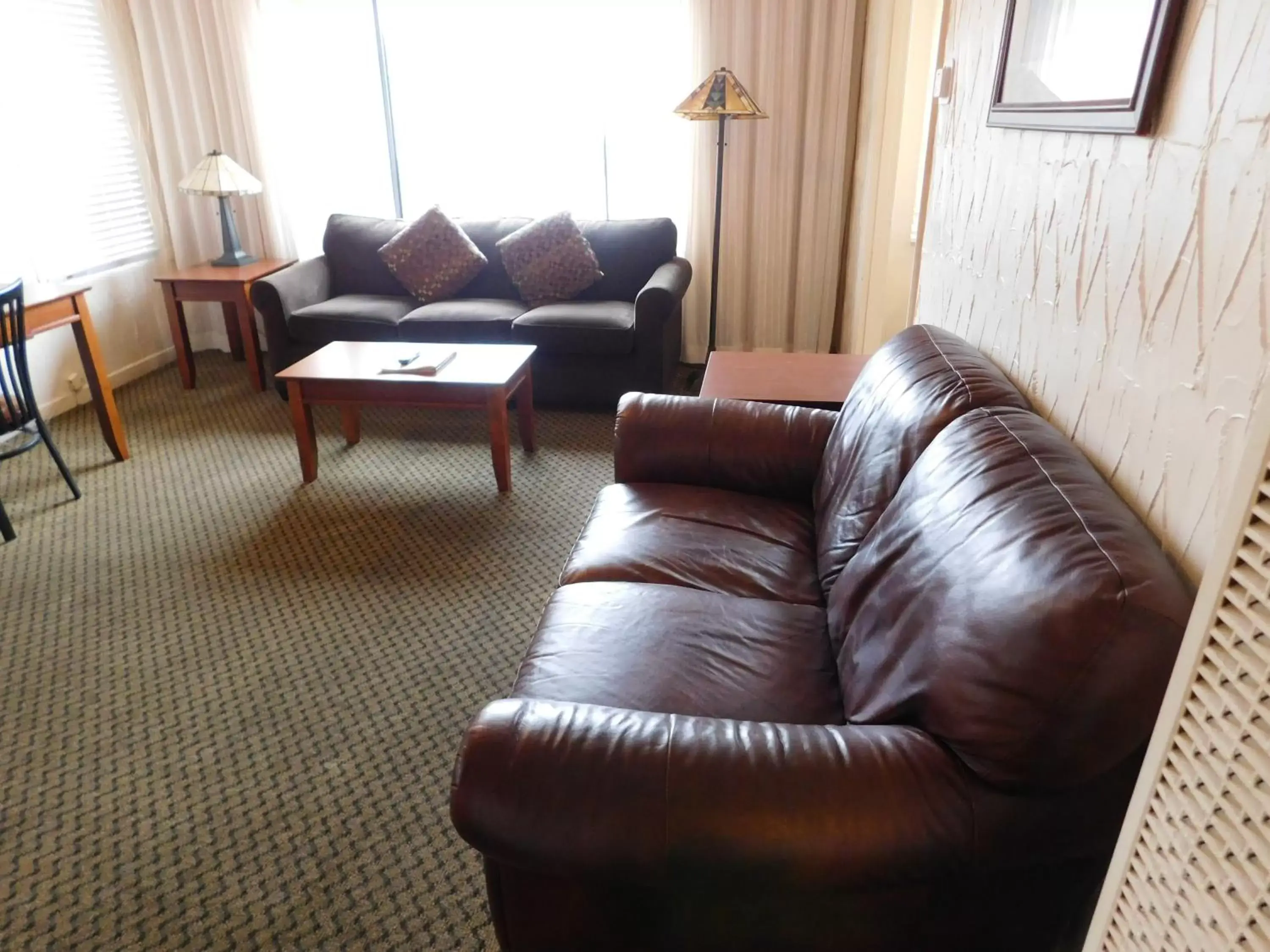 Living room, Seating Area in Capitola Venetian Hotel