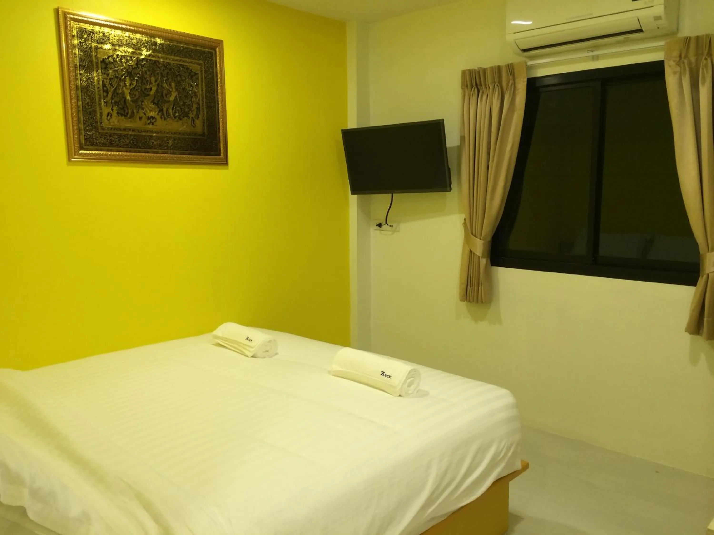 Bed in The Seven Luck