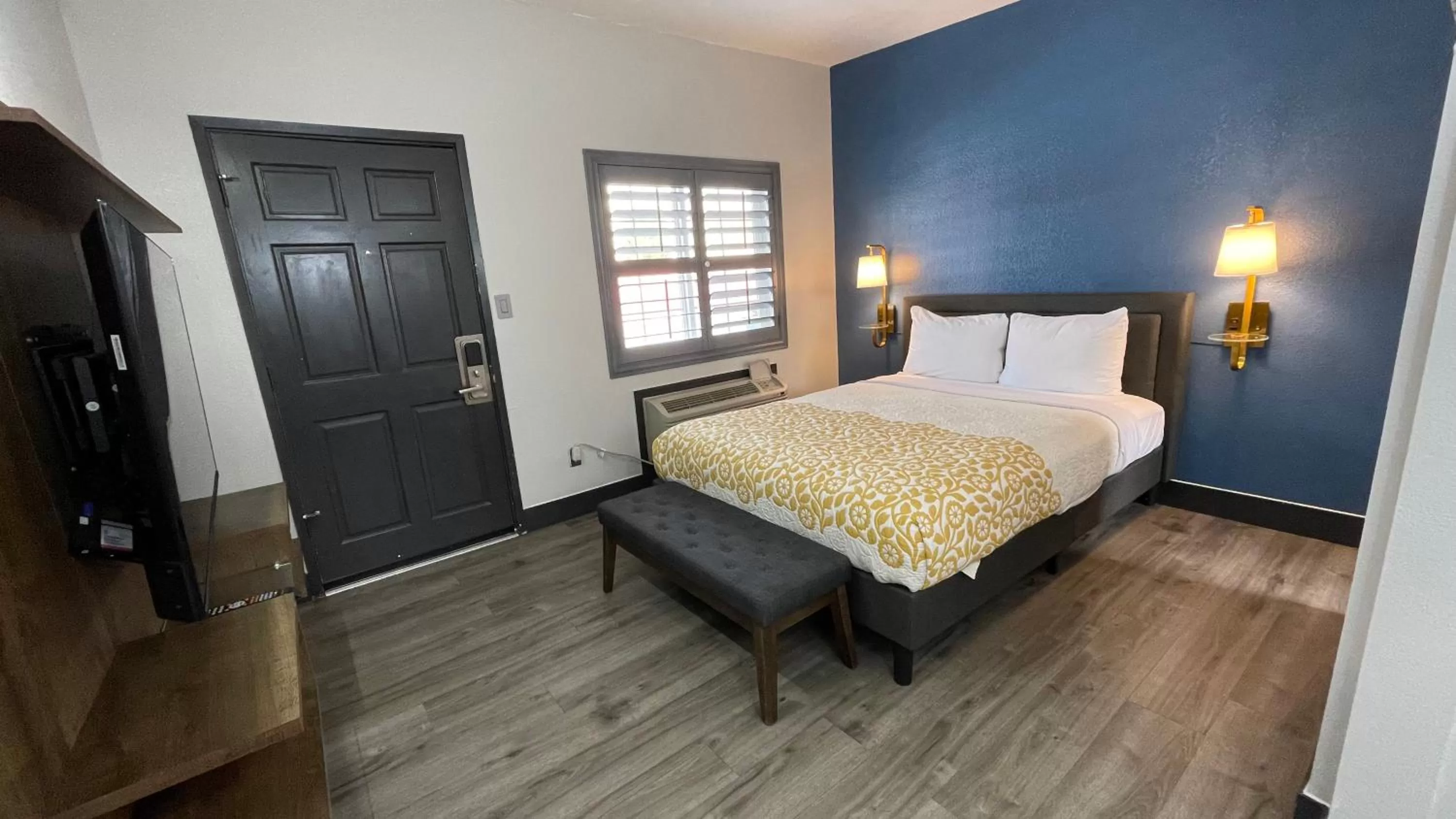 Bed in The Fremont Inn