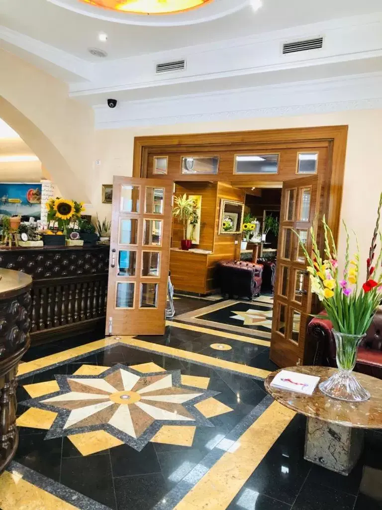 Facade/entrance, Lobby/Reception in Best Western Hotel Strasser