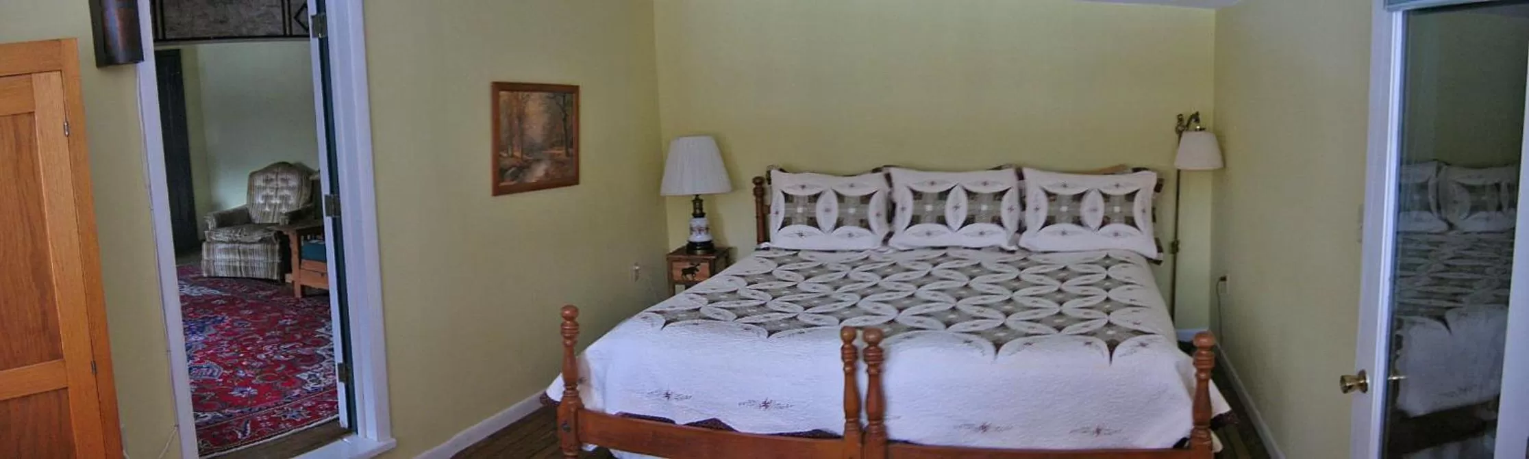 Bed in Trails End Inn