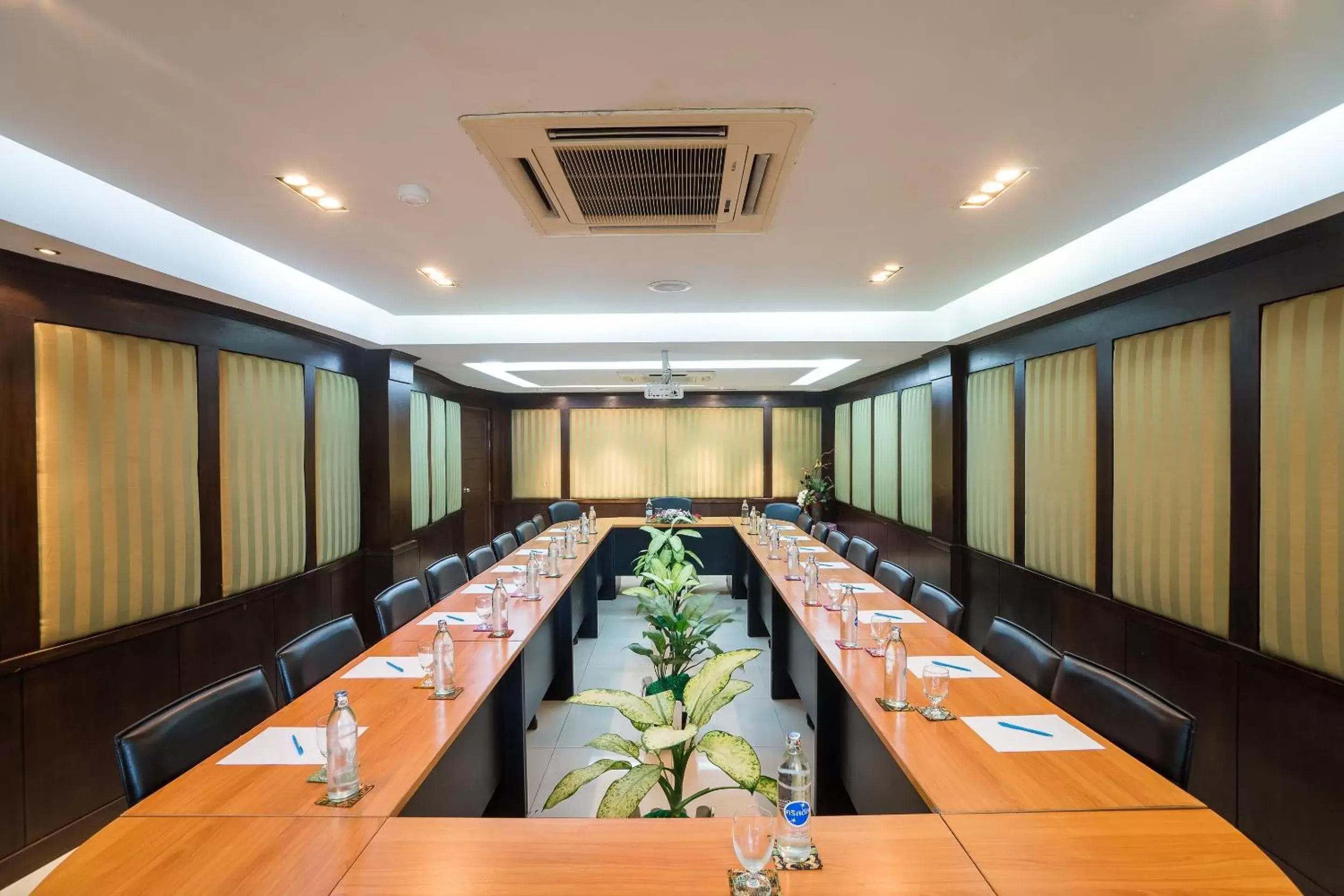 Meeting/conference room in Aonang Princeville Villa Resort & Spa - Halal Certified Restaurant