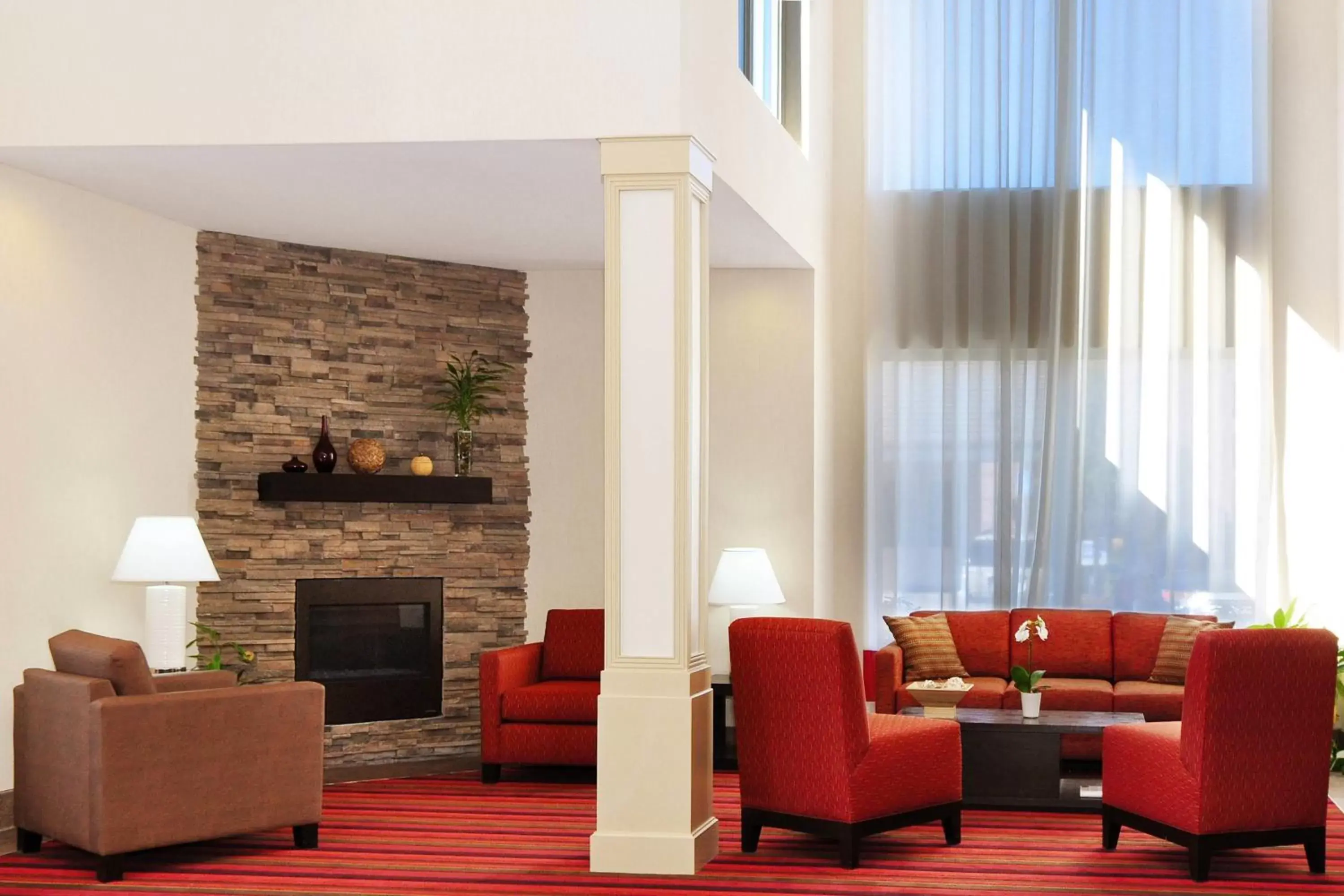 Lobby or reception, Seating Area in Four Points by Sheraton Portland East