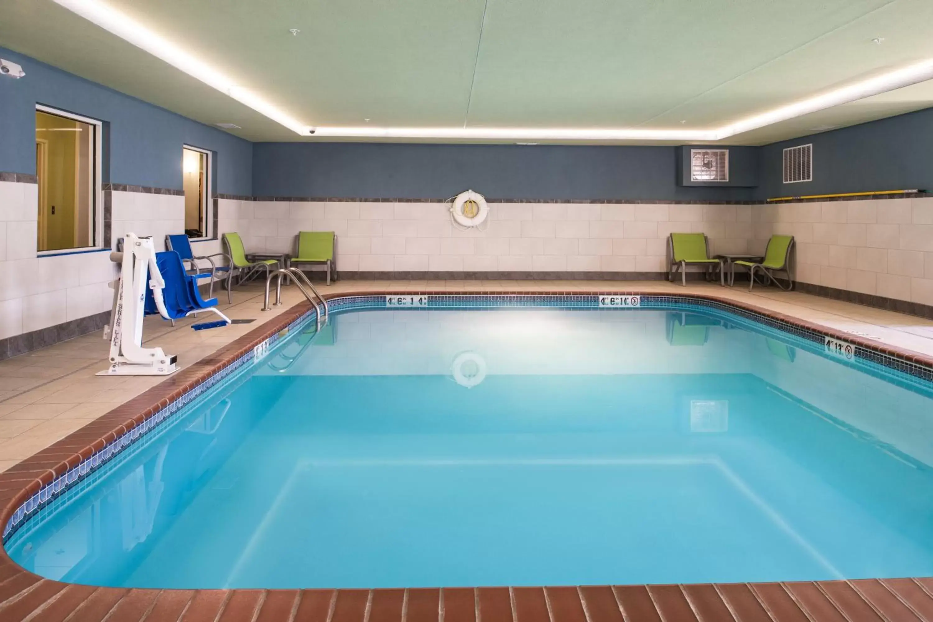 Swimming Pool in Holiday Inn Express Hotel & Suites Burlington, an IHG Hotel