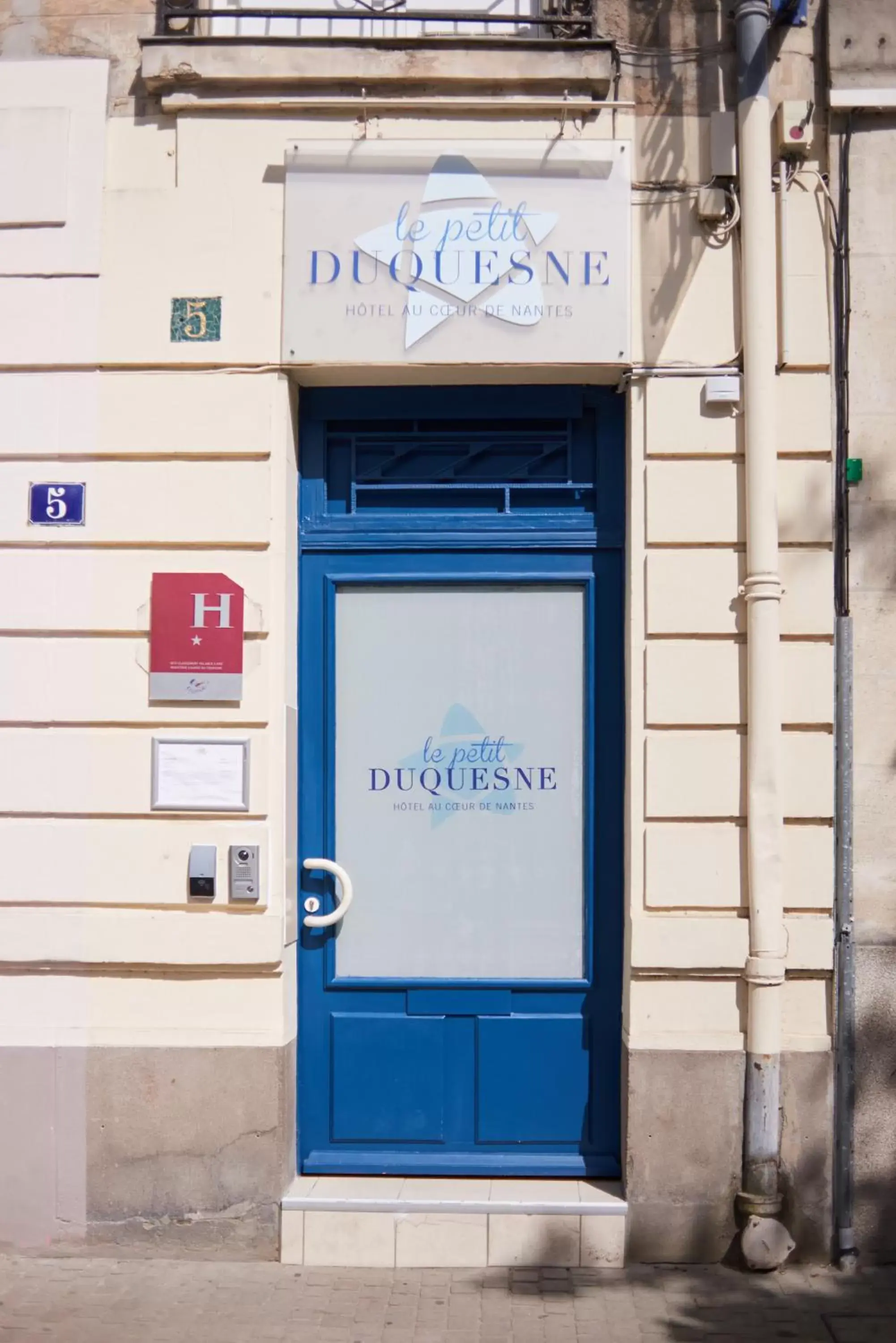 Property building, Property Logo/Sign in Hotel Le Petit Duquesne
