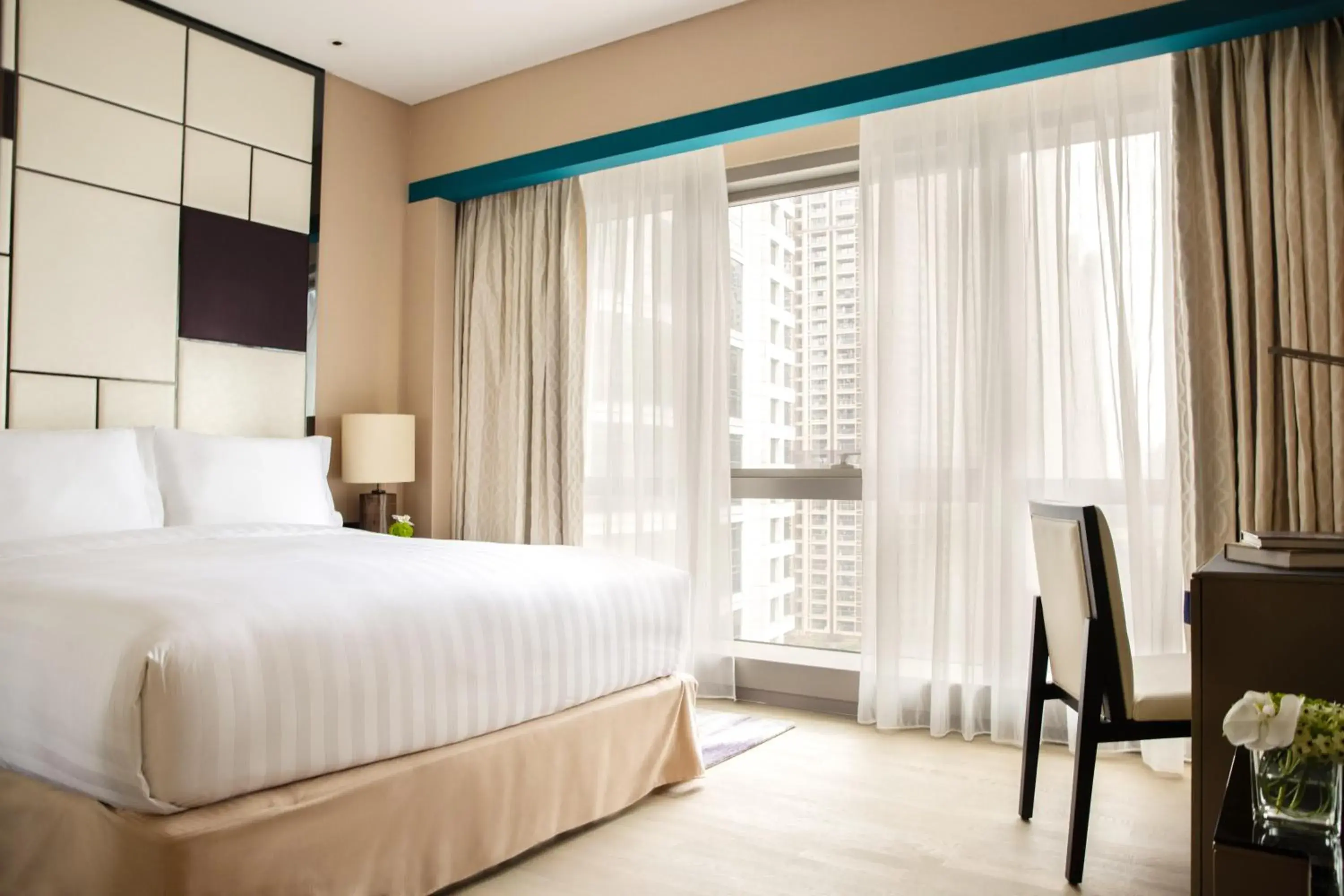 Bed in Jumeirah Living Guangzhou - Complimentary Shuttle Bus to Canton Fair Complex during Canton Fair period