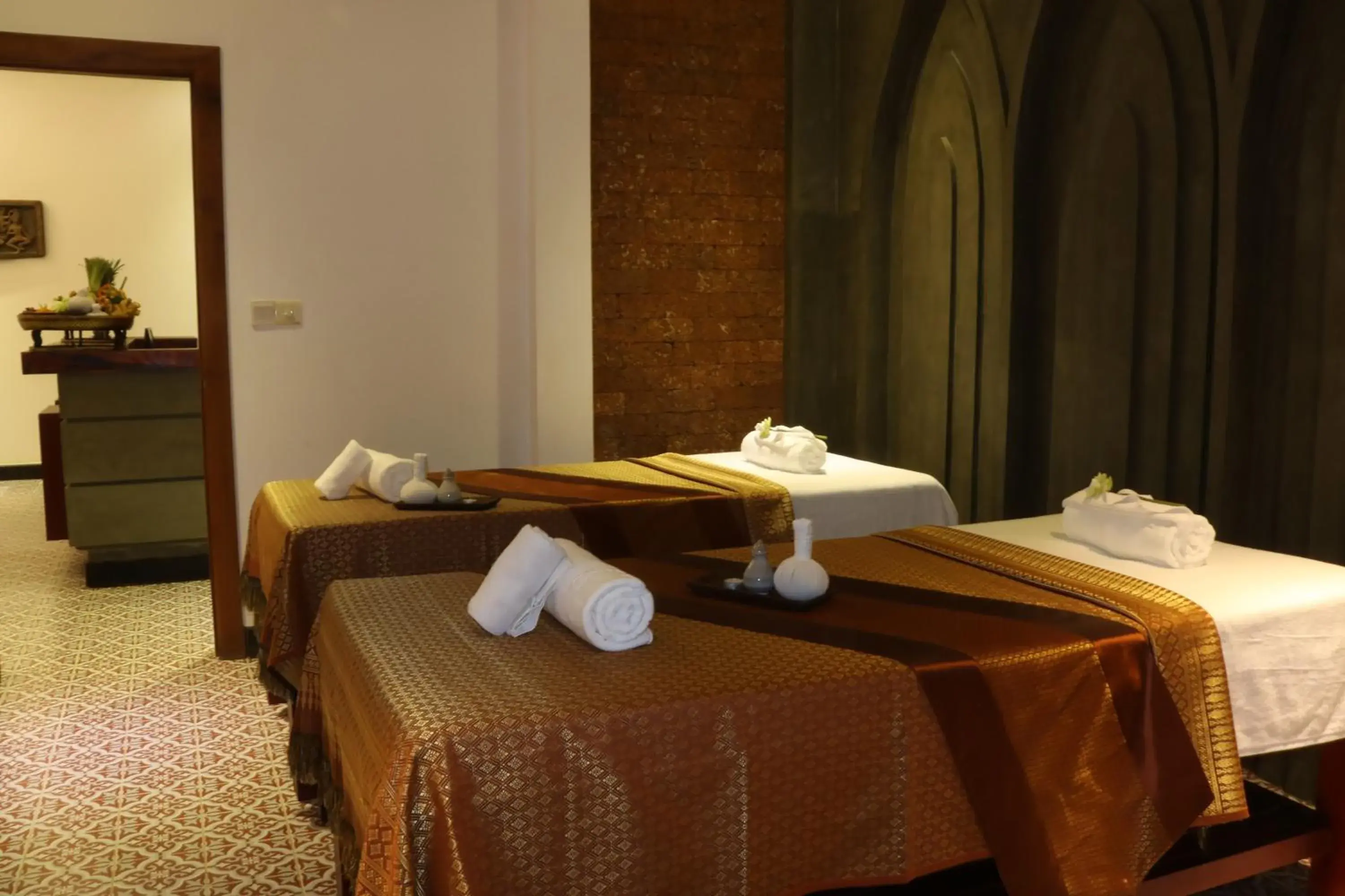 Massage, Bed in Golden Temple Villa