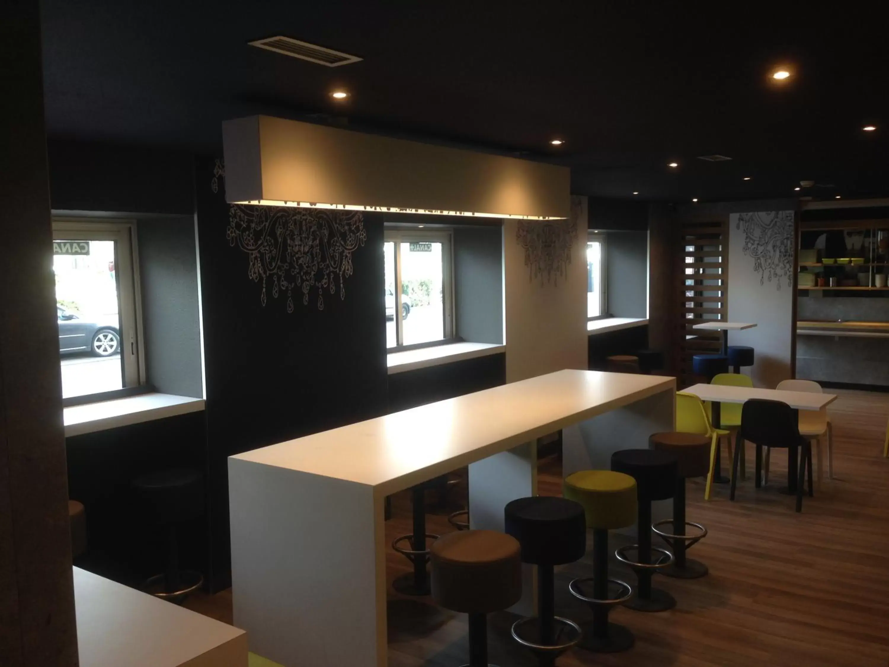 Restaurant/places to eat, Lounge/Bar in ibis Budget Caen Centre Gare