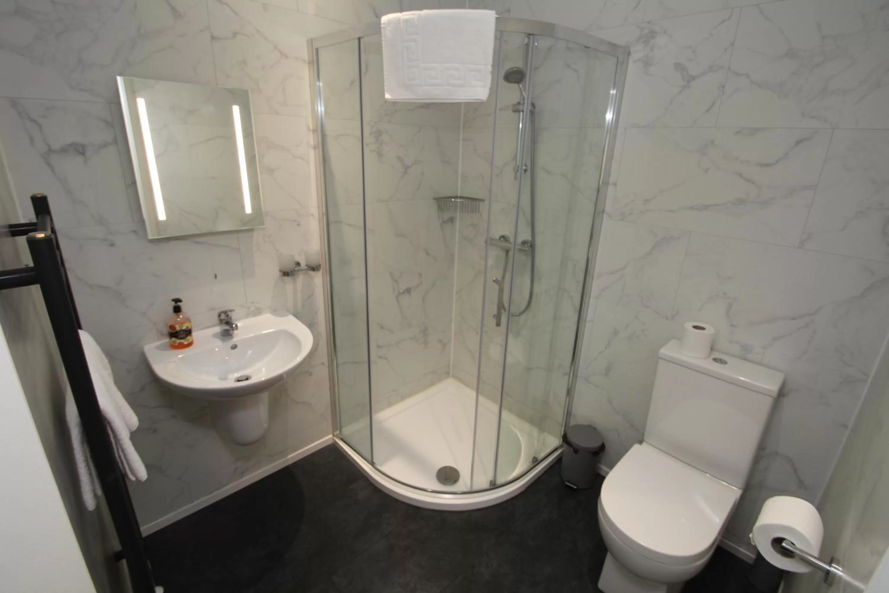 Bathroom in North Coast Motel