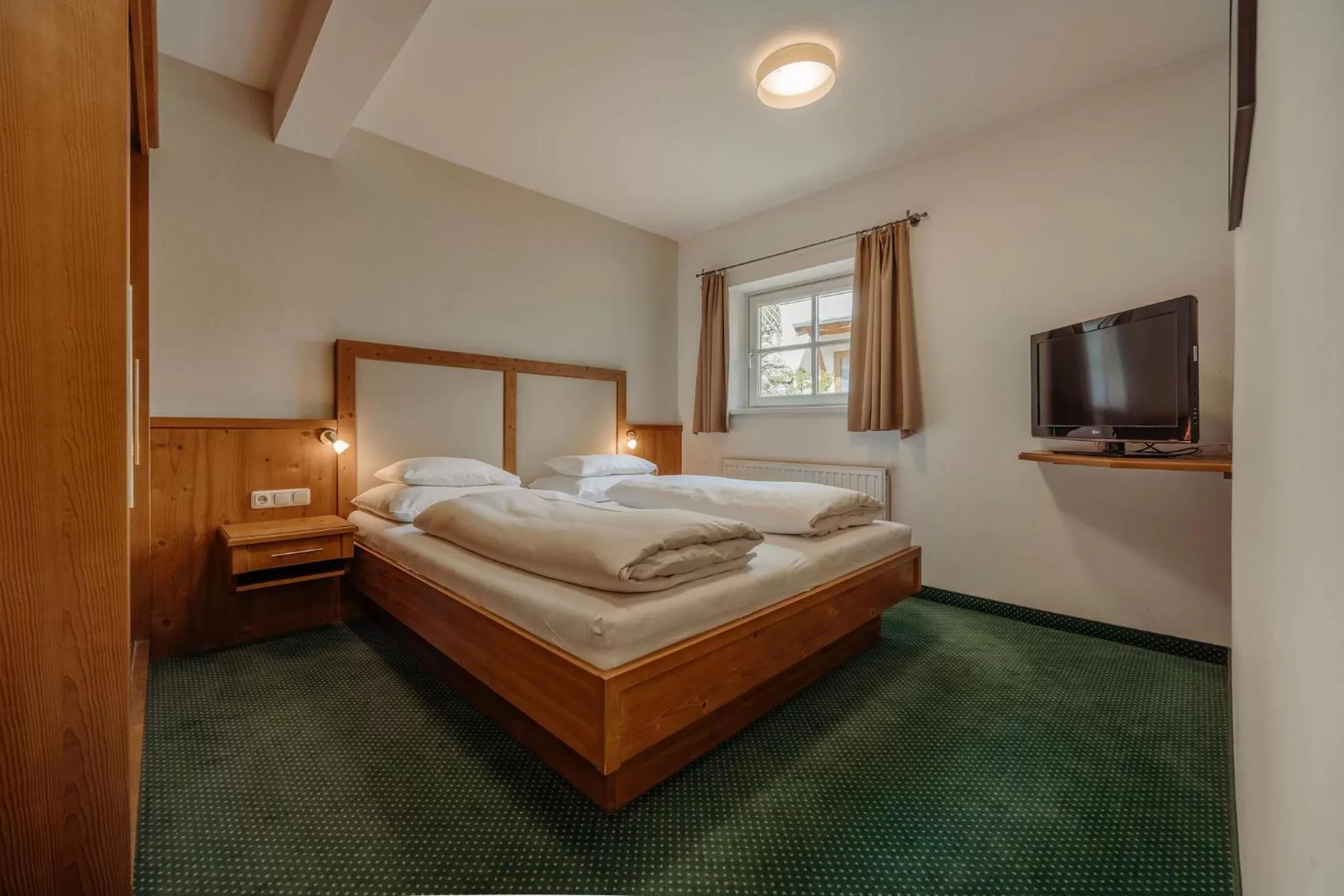 Photo of the whole room, Bed in TheResi Appartements