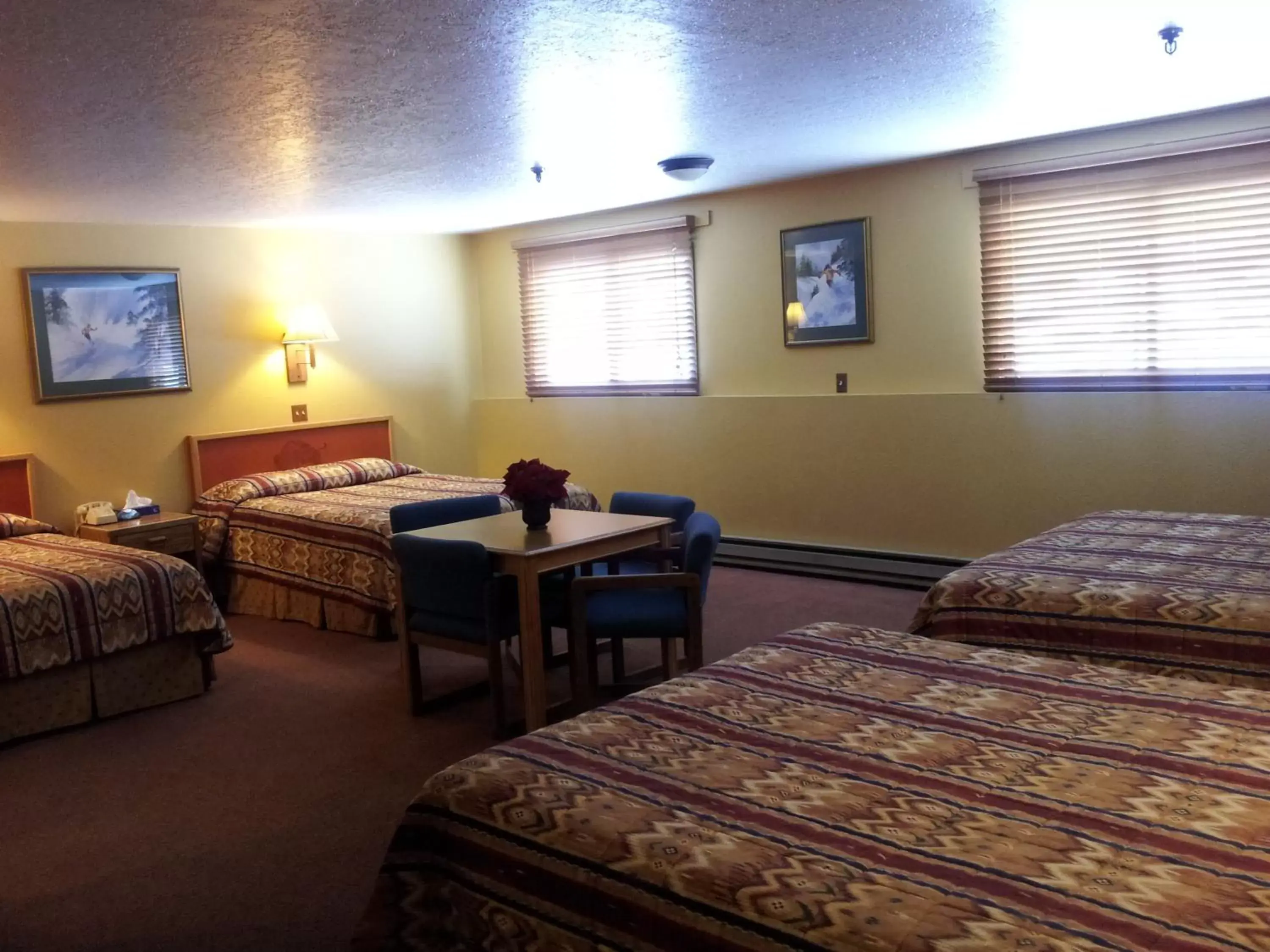 Bed in New Summit Inn