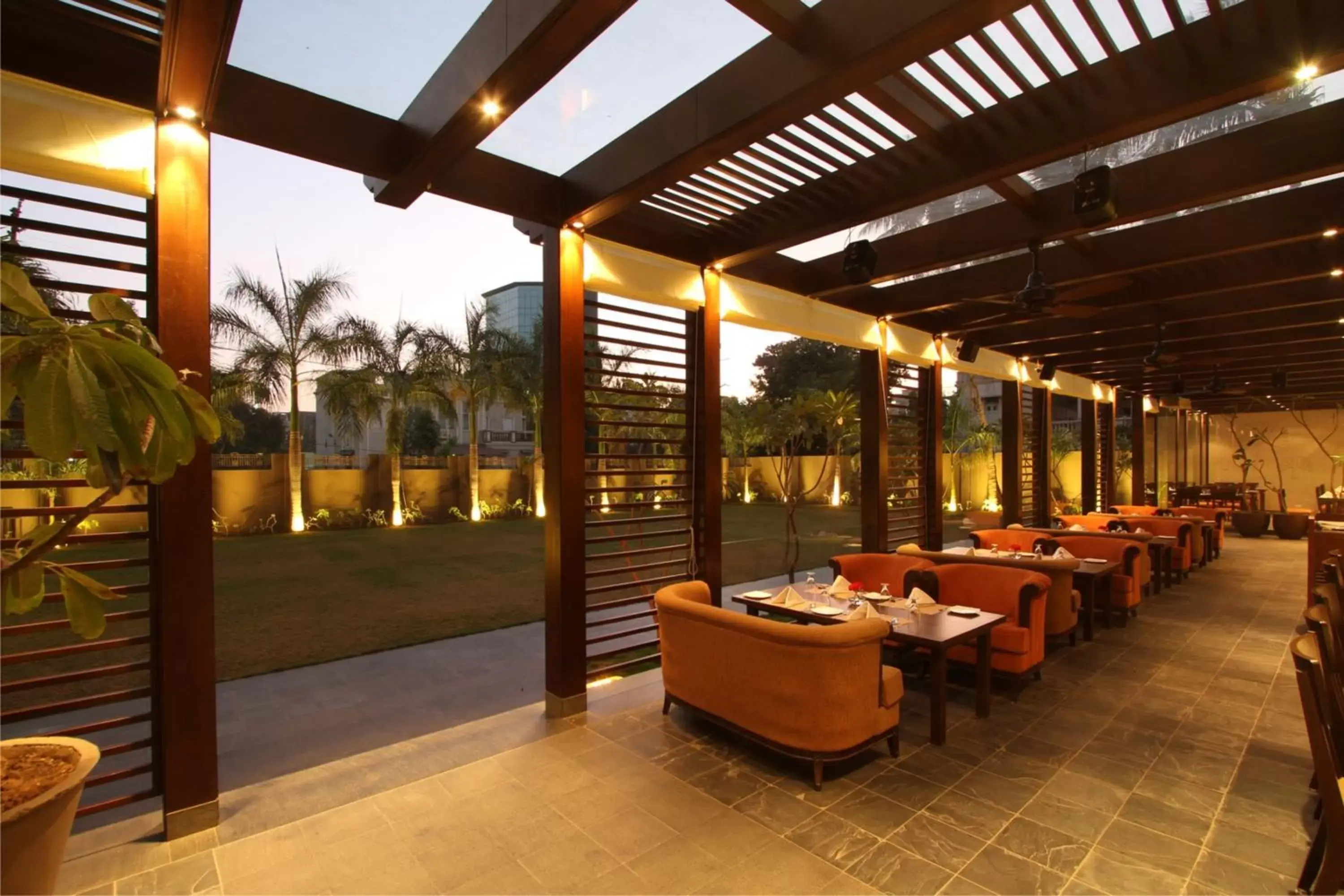 Restaurant/places to eat in Hotel Express Residency Vadodara Restaurant/places to eat in Hotel Express Residency Vadodara