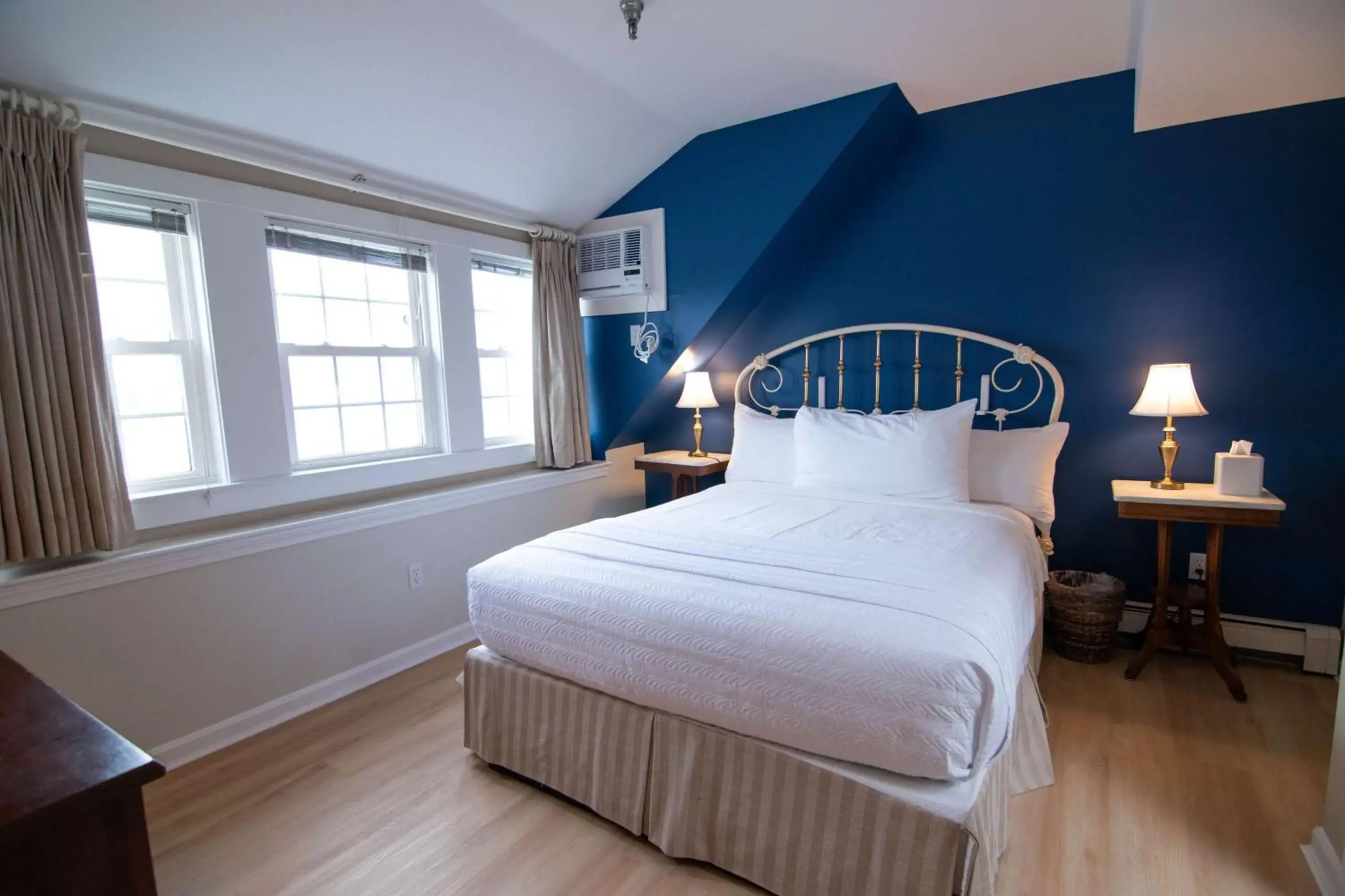 Bedroom, Bed in The Beach House Inn