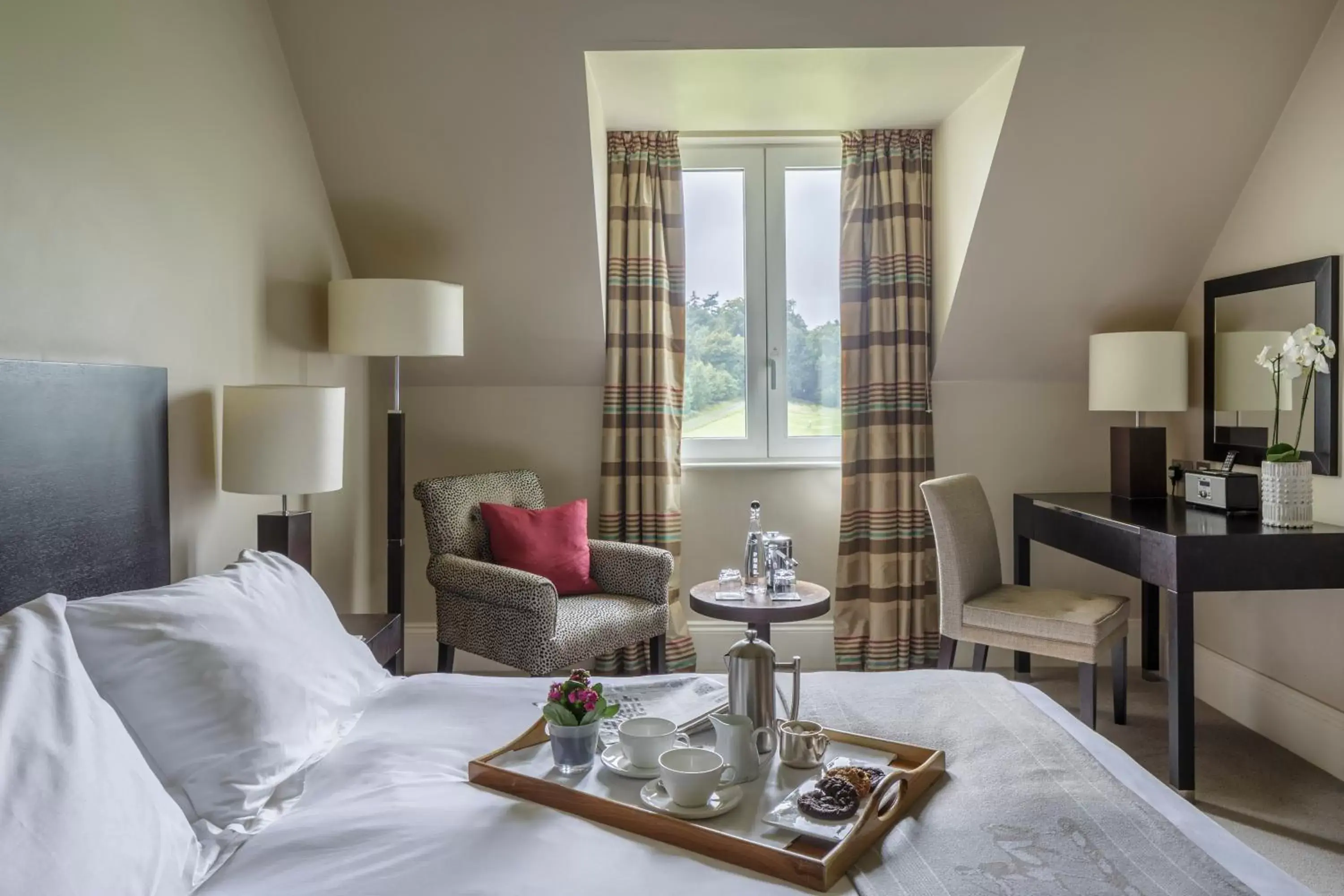 Bedroom, Bed in Bowood Hotel, Spa, and Golf Resort