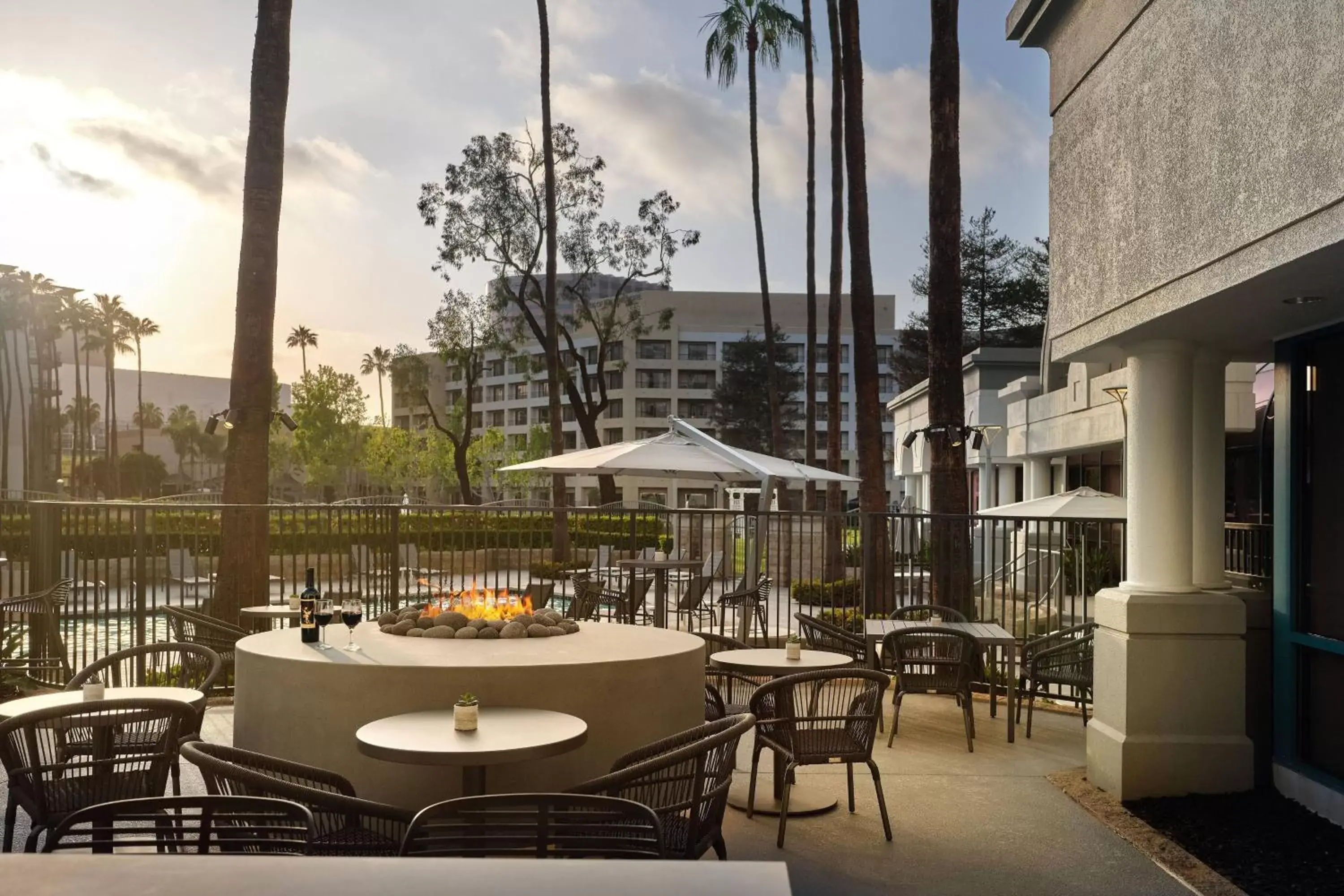 Restaurant/Places to Eat in Costa Mesa Marriott