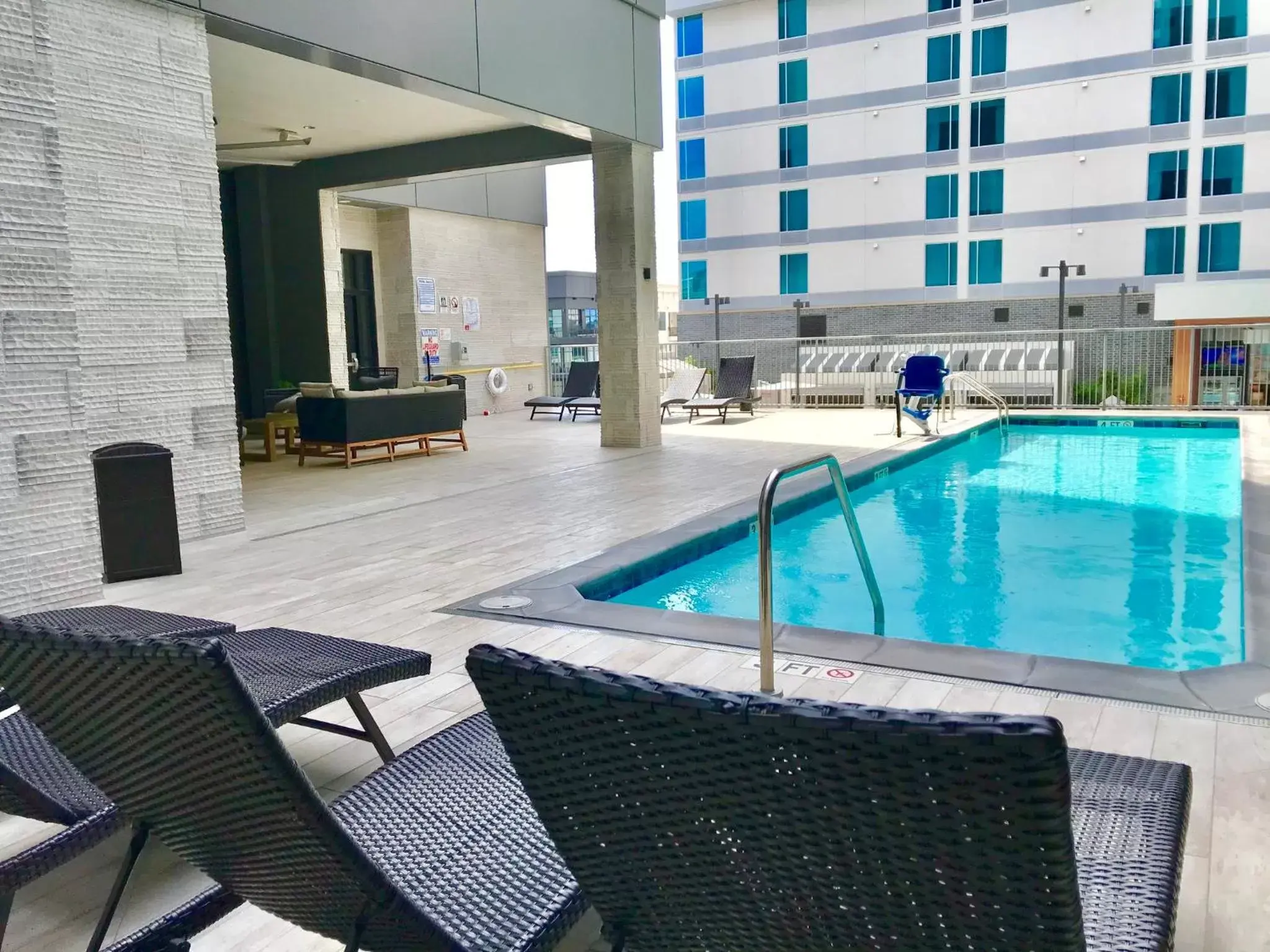 Swimming pool in Holiday Inn & Suites Nashville Downtown Broadway Swimming pool in Holiday Inn & Suites Nashville Downtown Broadway