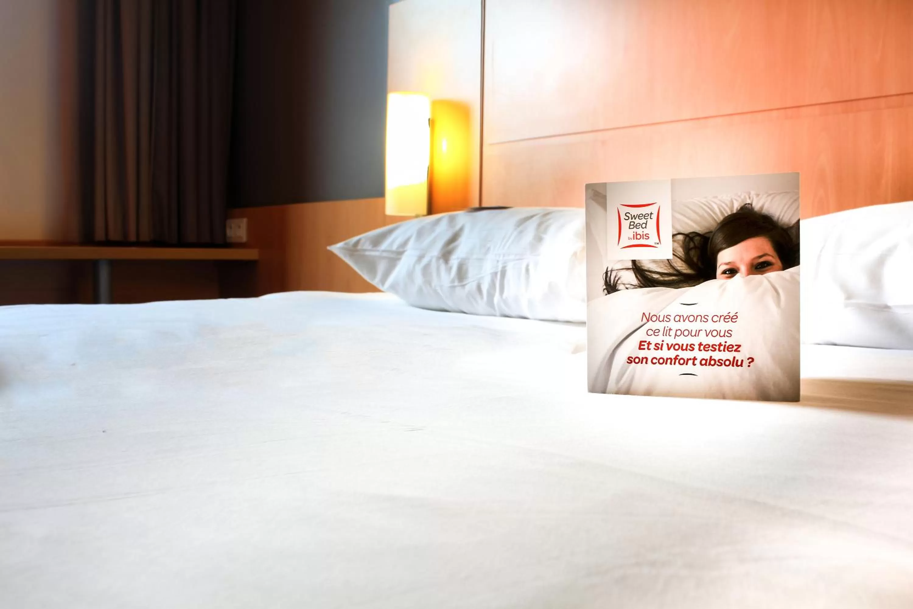 Bed in ibis Soissons