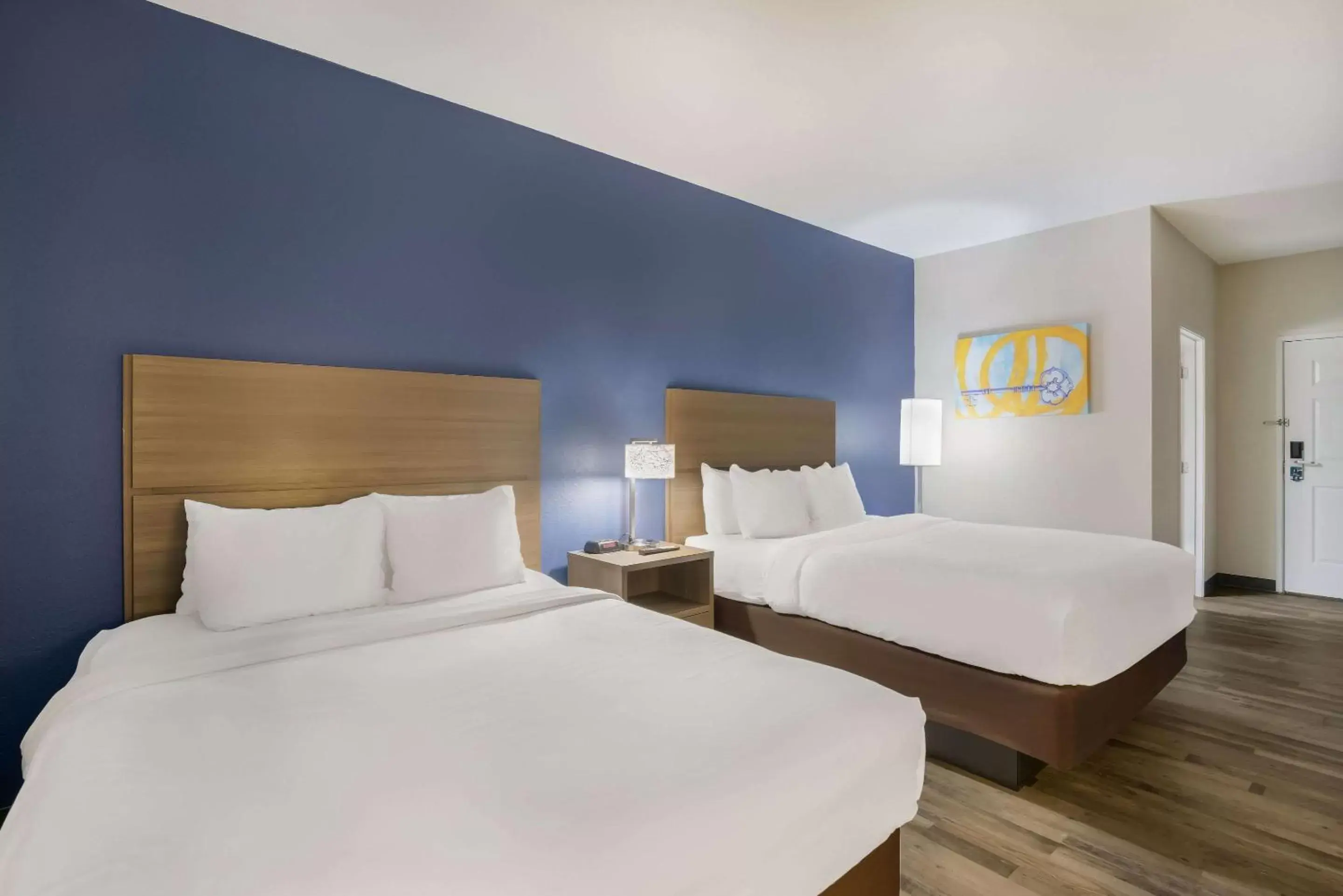 Bedroom, Bed in MainStay Suites Joliet I-55