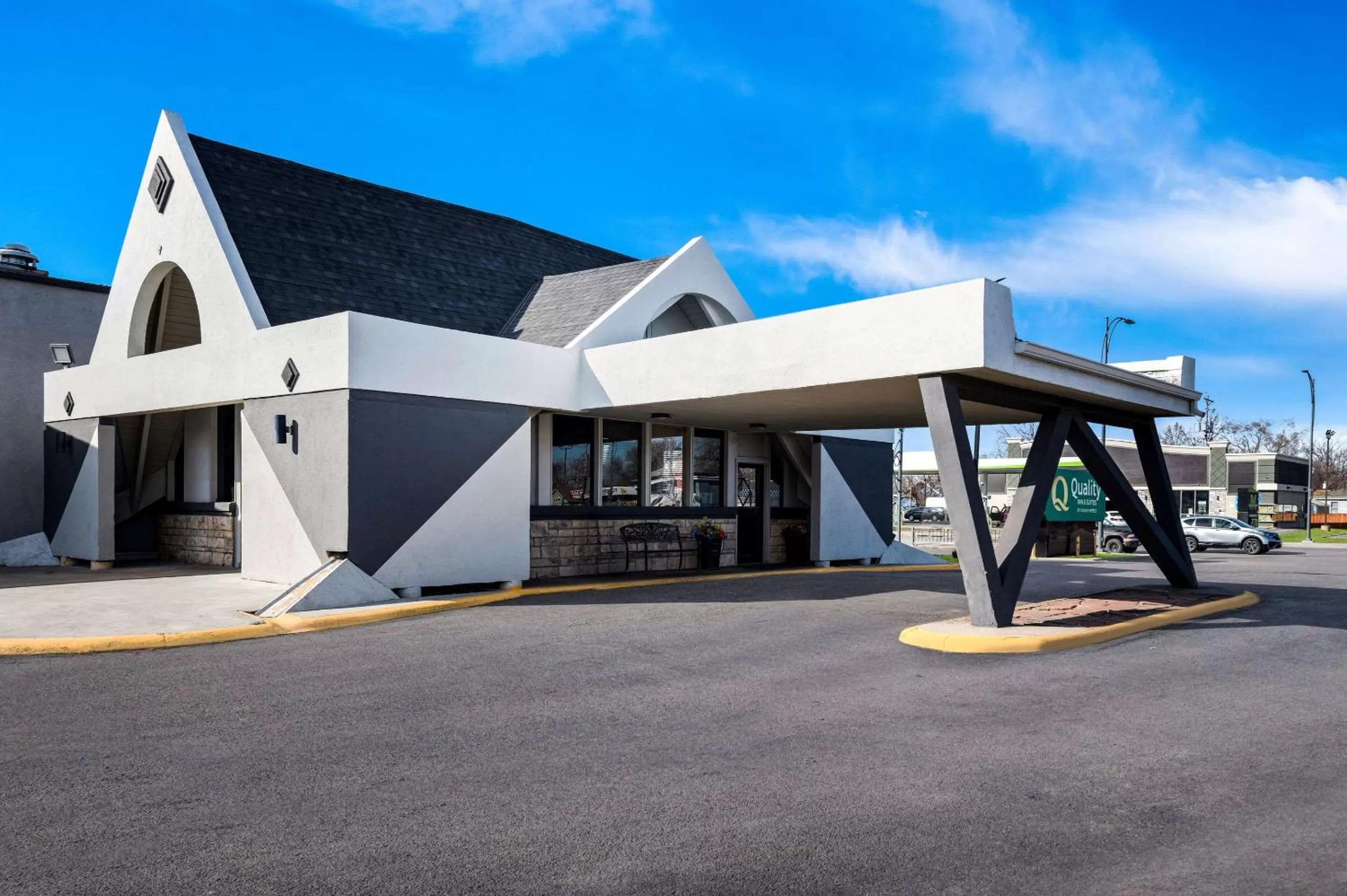 Property building in Quality Inn & Suites Council Bluffs - Omaha East