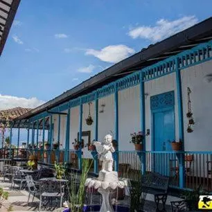 Restaurant/Places to Eat in Casa Hotel El Compadre