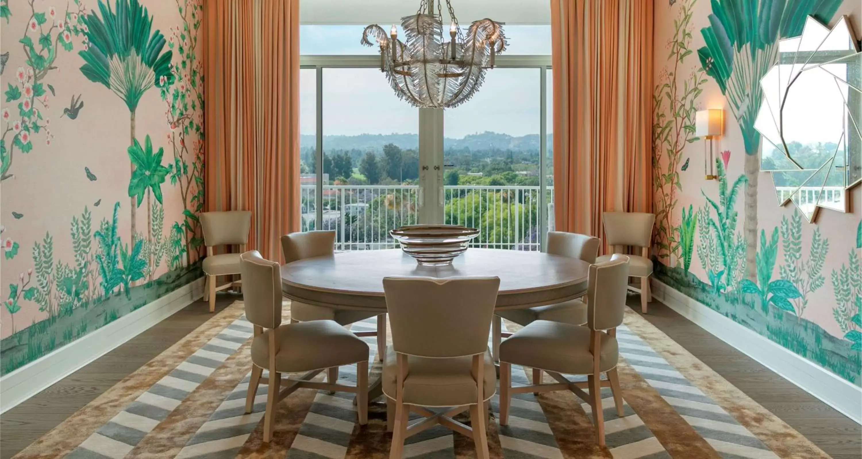 Living room, Dining Area in The Beverly Hilton
