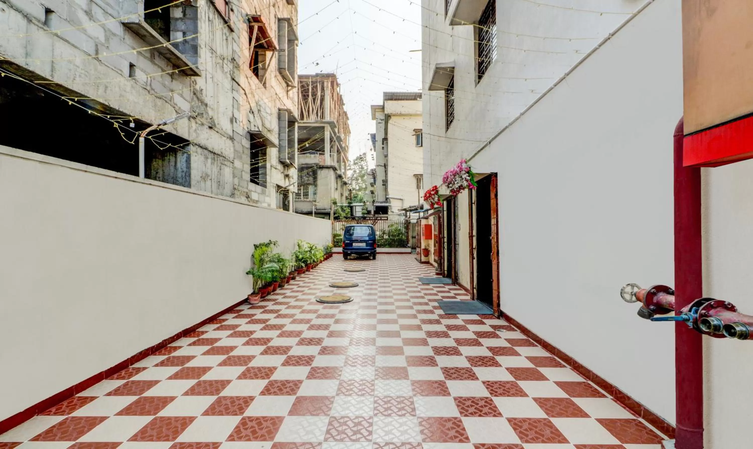 Parking in Treebo Sreema - 2 km From Salt Lake Sector V