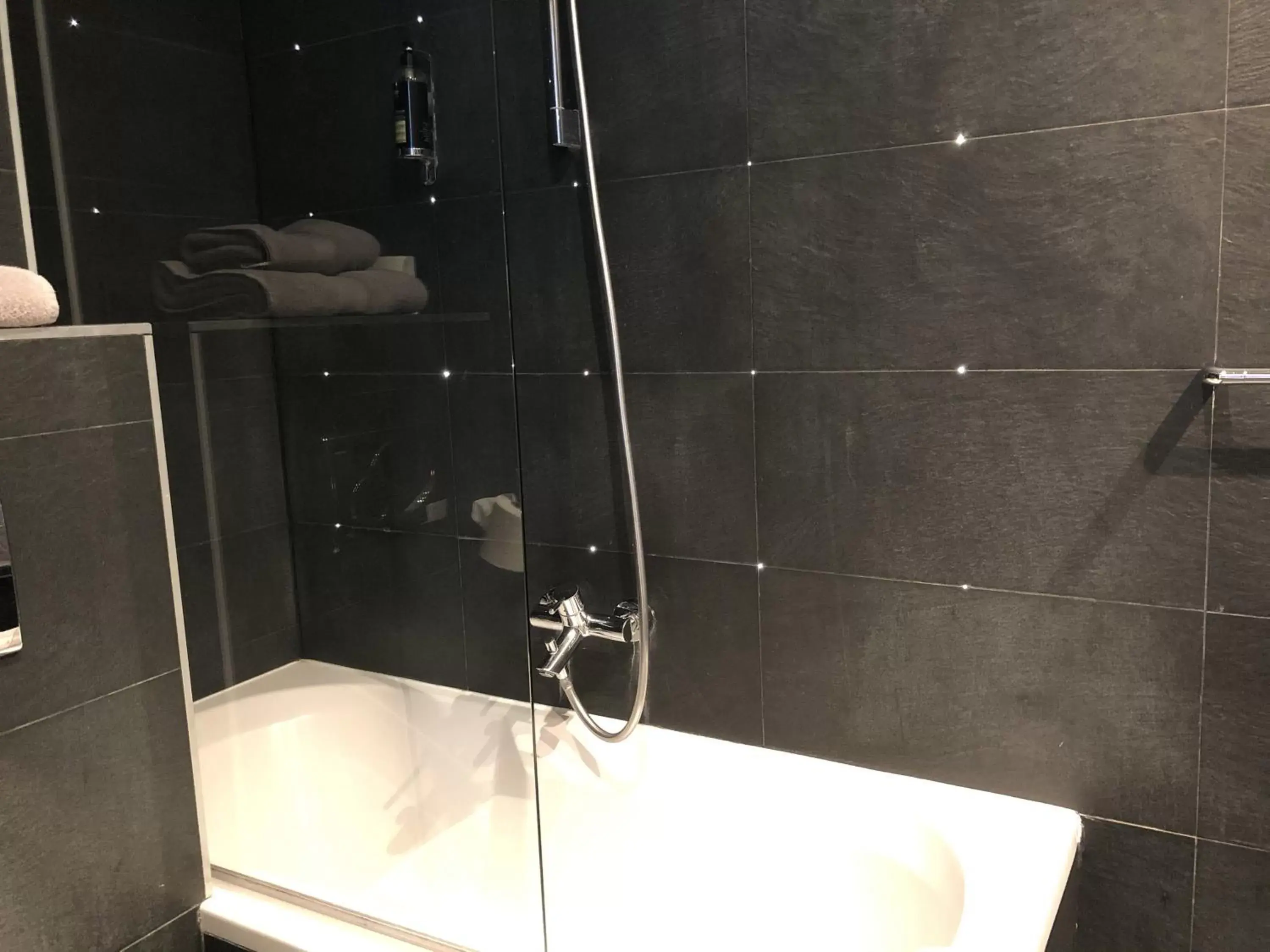 Bathroom in Hotel Dauphin