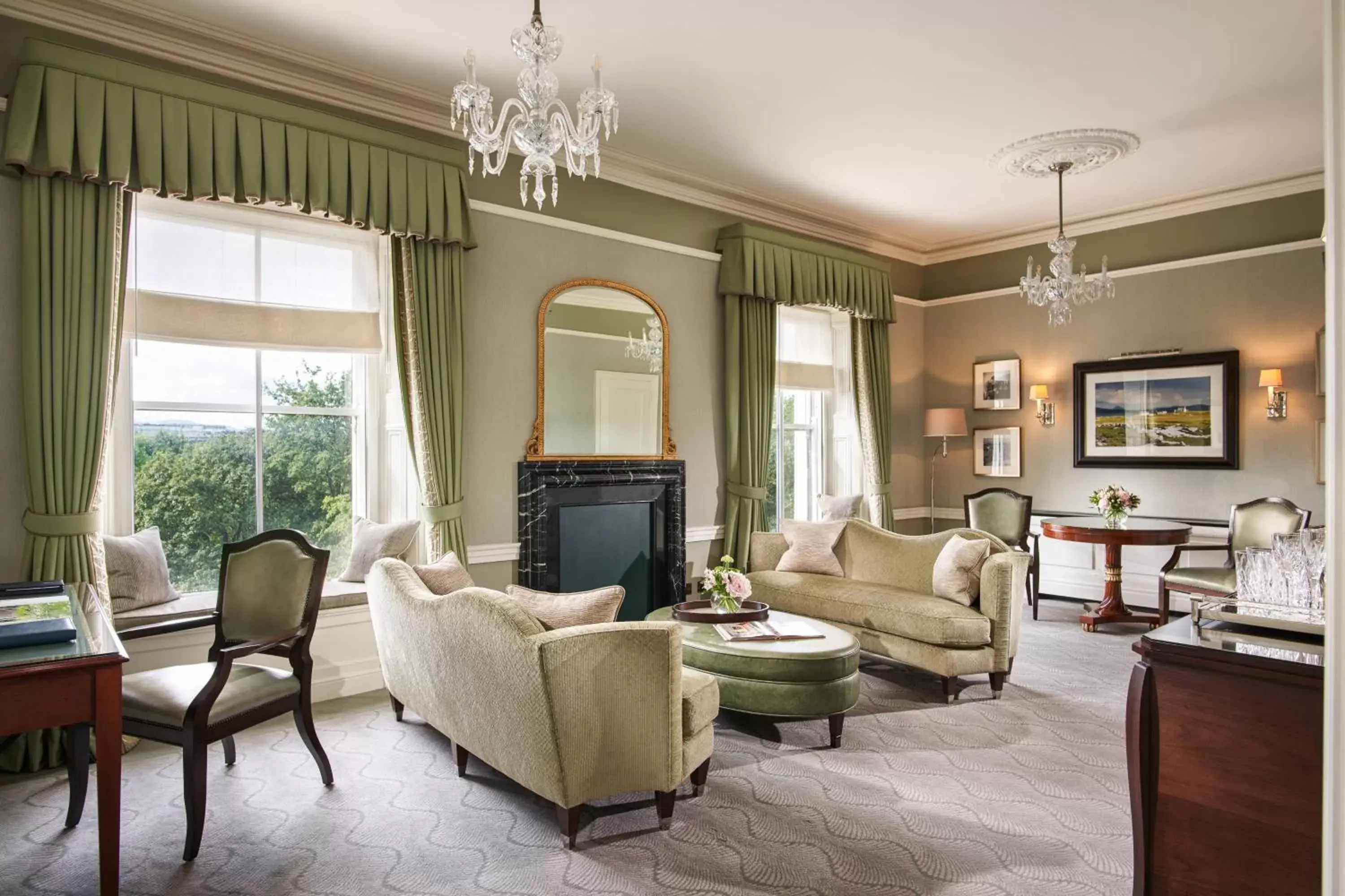 Living room, Seating Area in The Shelbourne, Autograph Collection