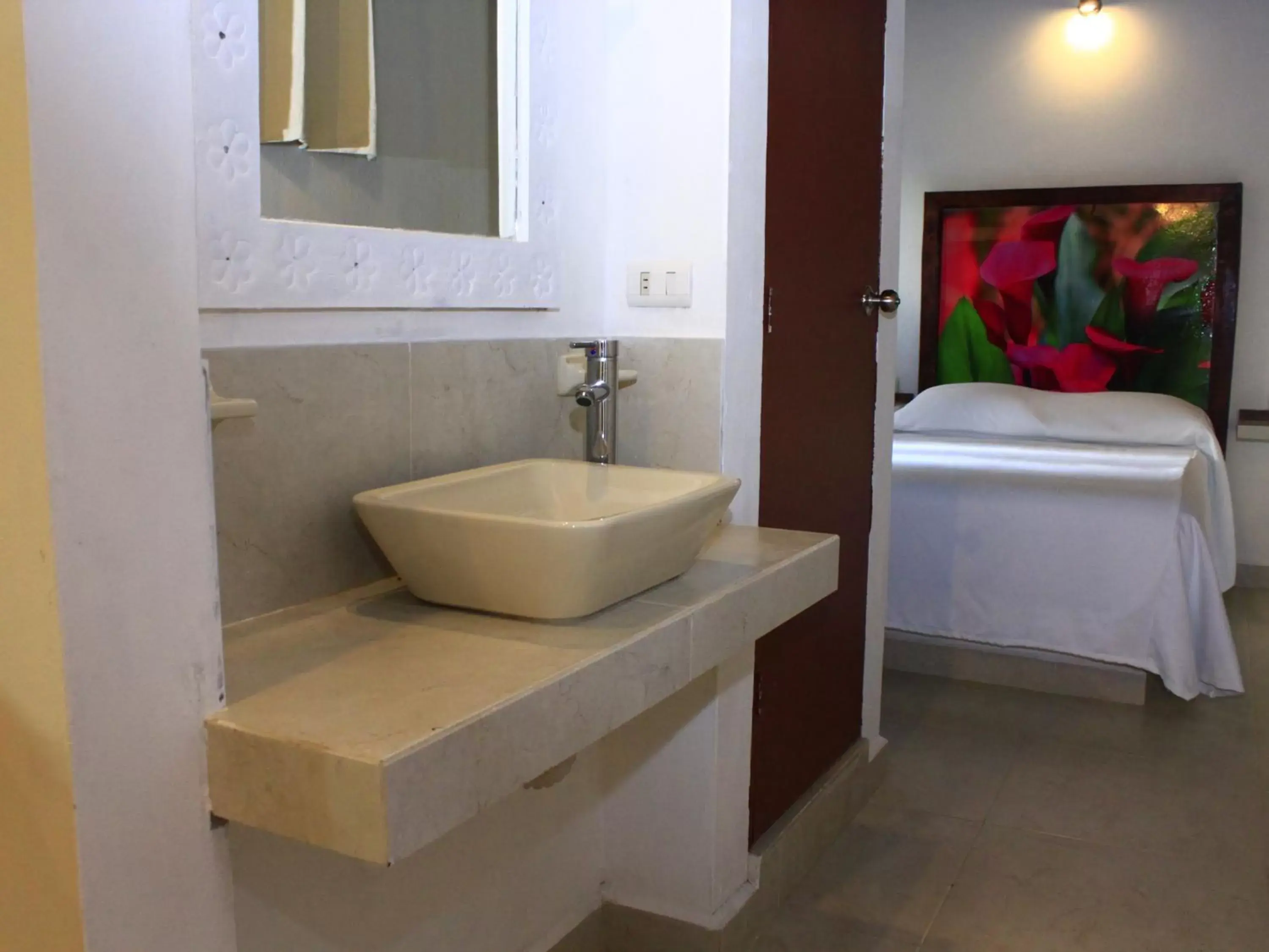 Bathroom in Hotel Atzalan