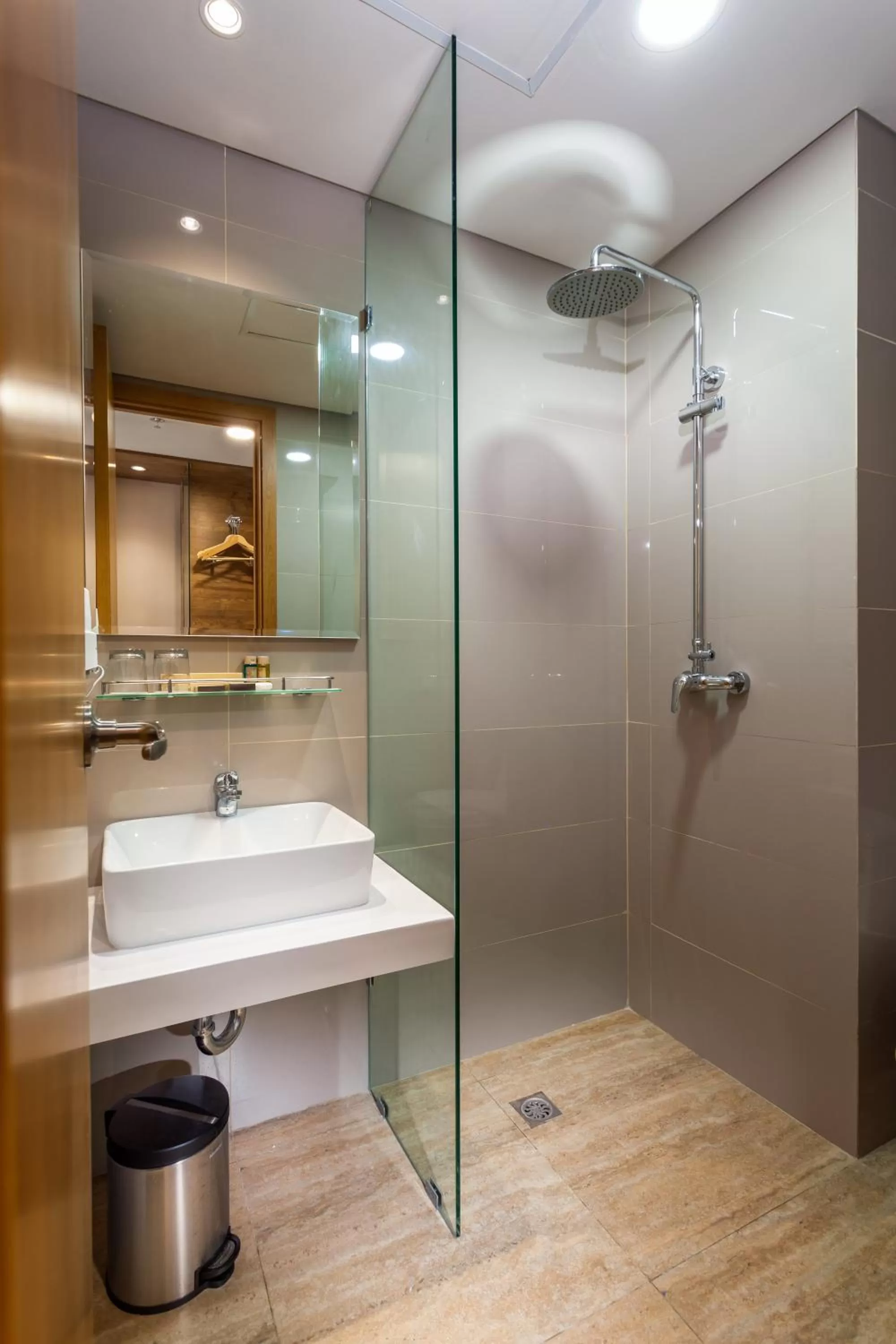 Shower in Sahid Serpong