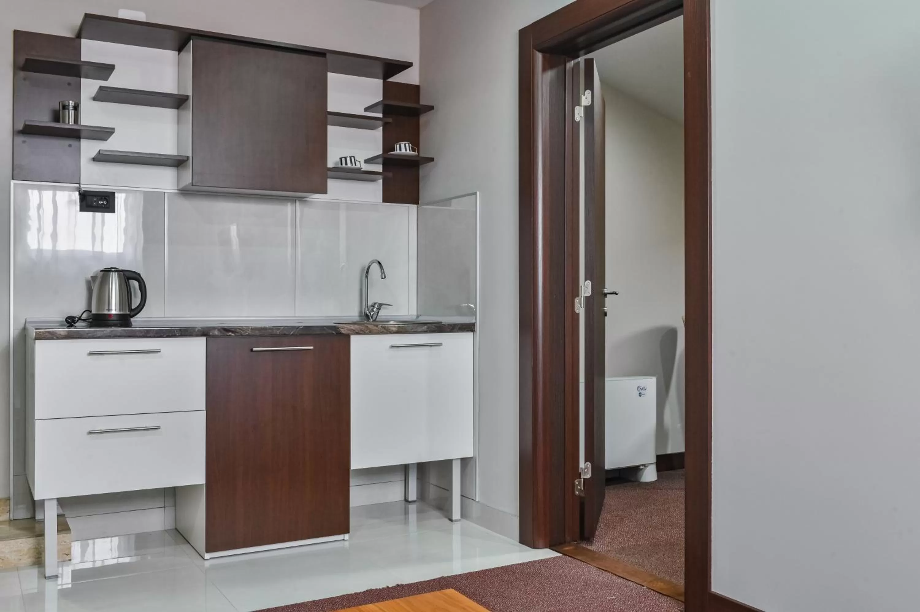 Kitchen or kitchenette in Garni Hotel Aline