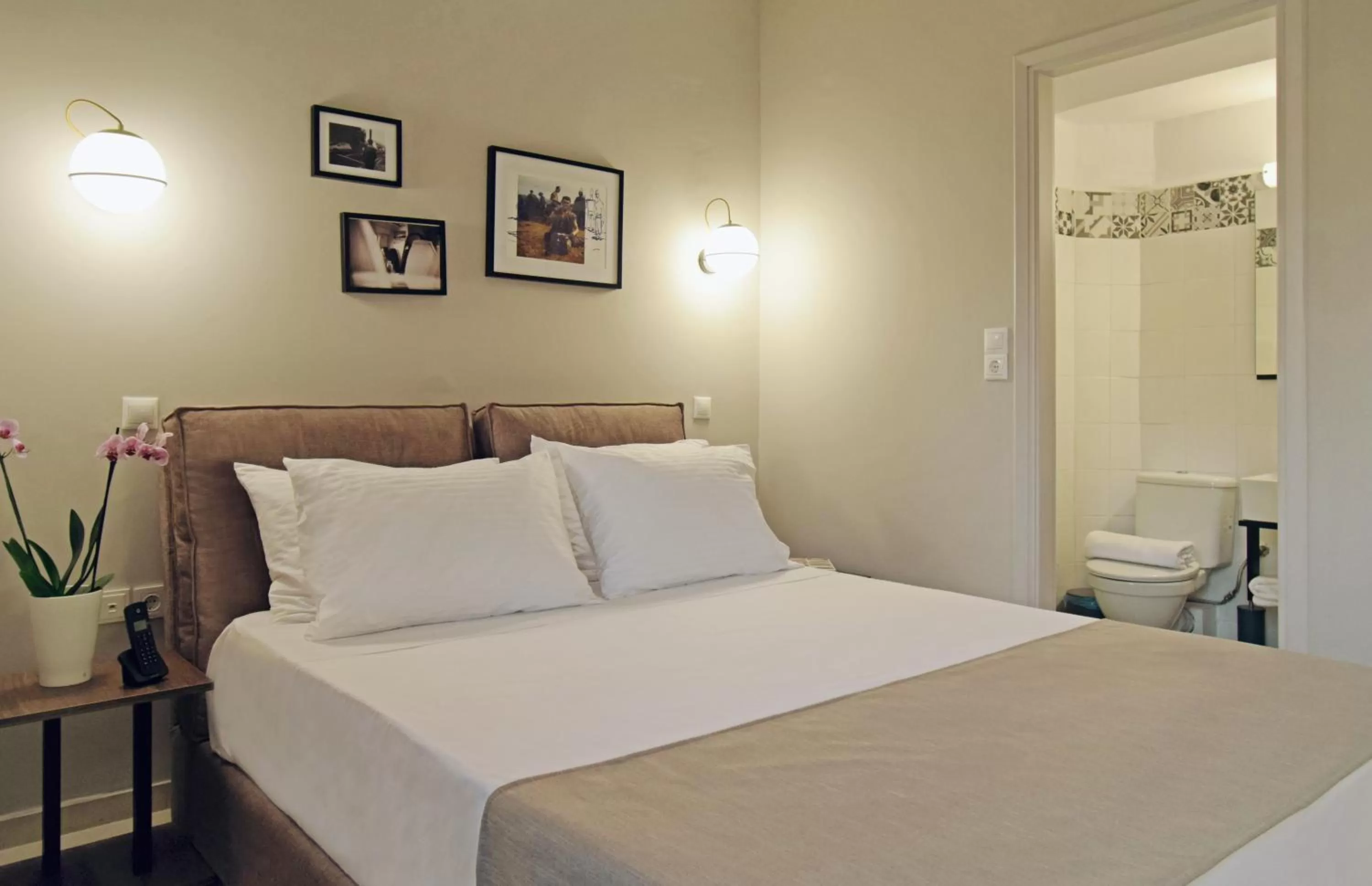 Bed in Athens Iris Hotel