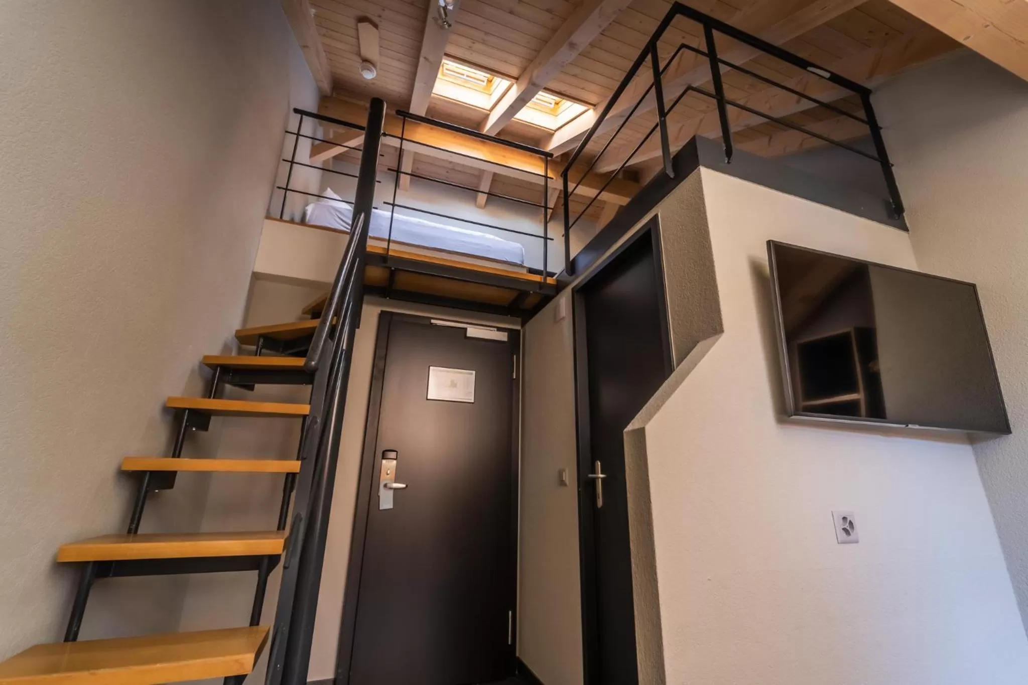 Photo of the whole room in The Guesthouse by The Hey Hotel