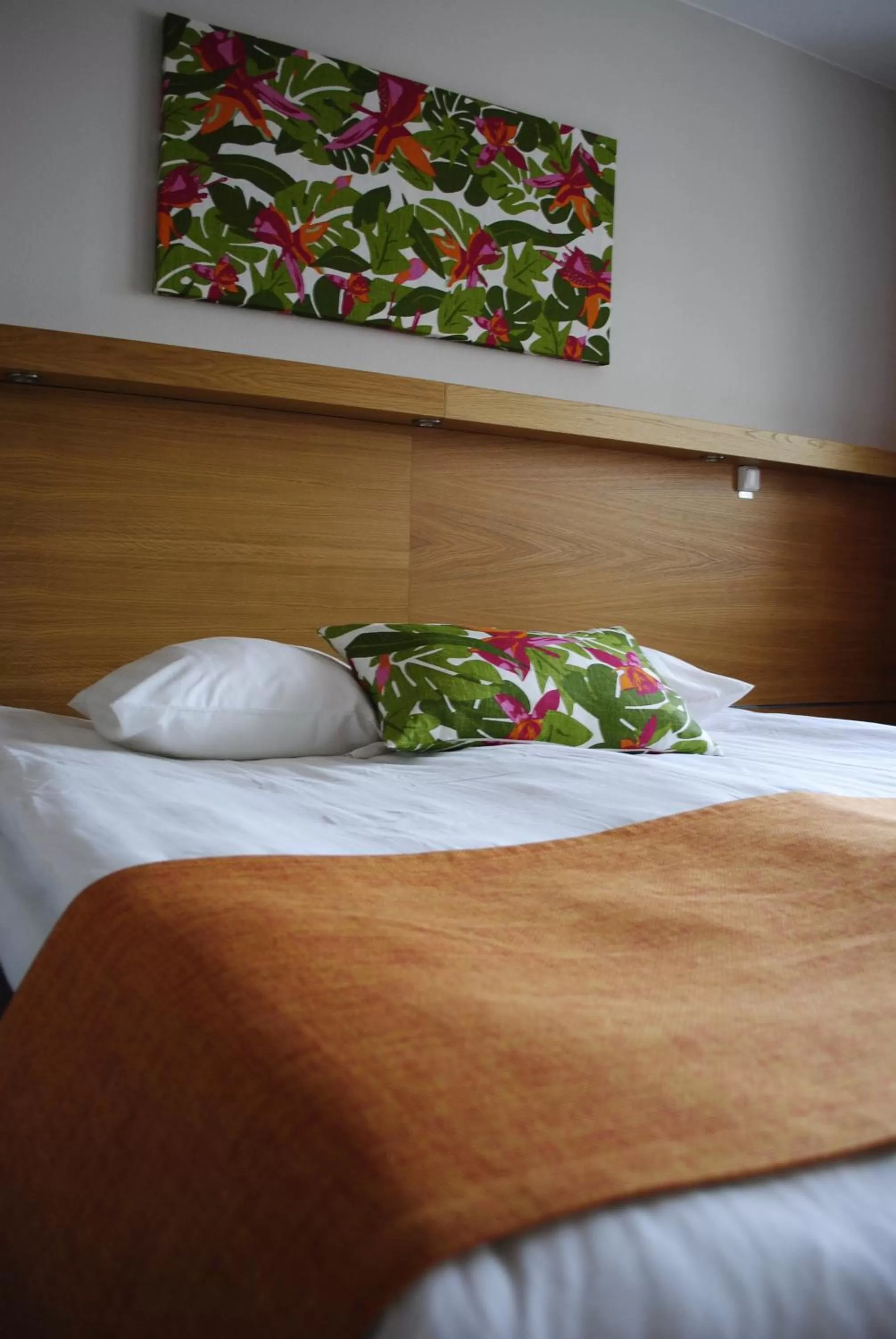 Bed in Kumla Hotel