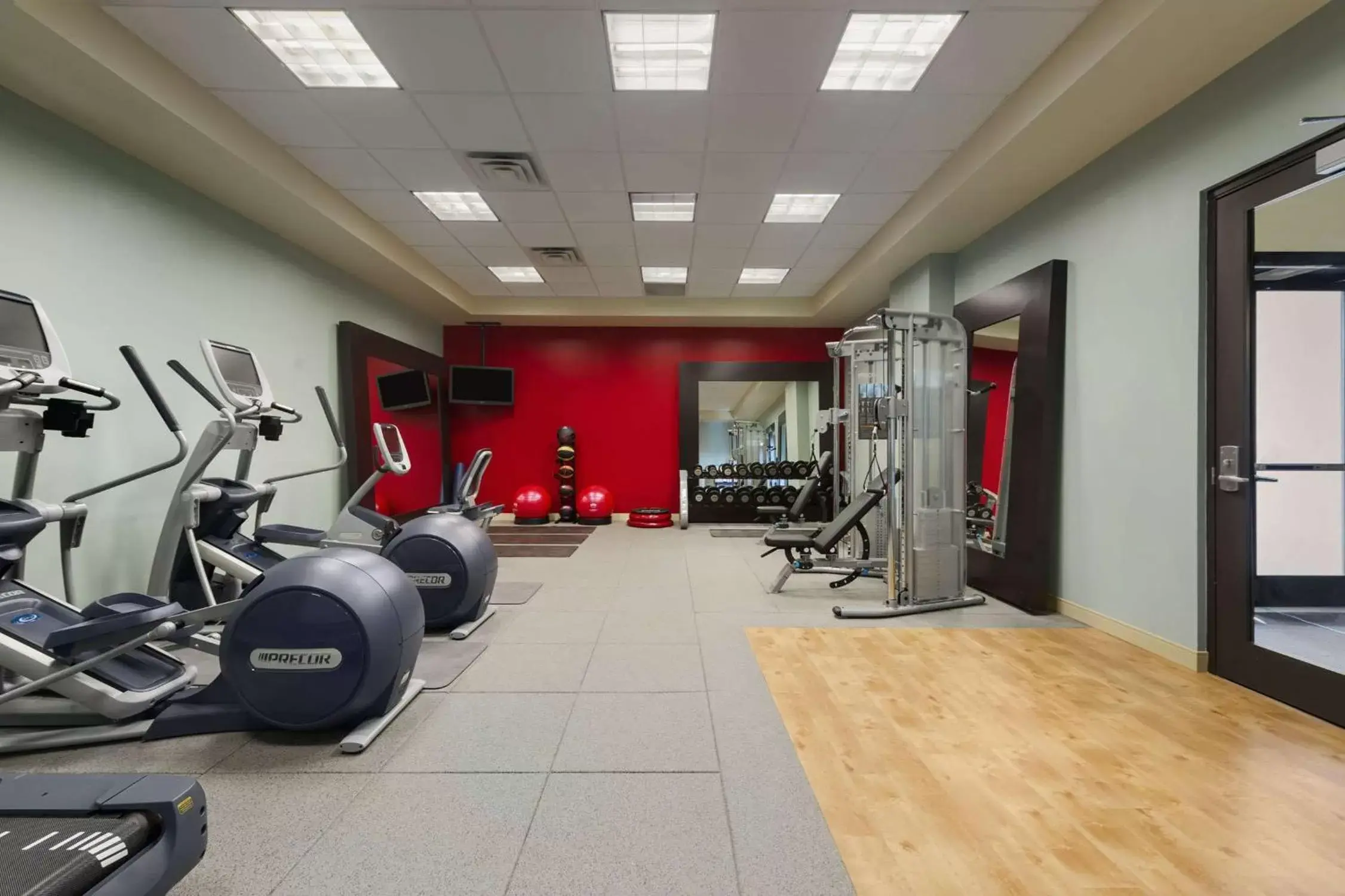 Fitness centre/facilities, Fitness Center/Facilities in Embassy Suites by Hilton Orlando Lake Buena Vista South