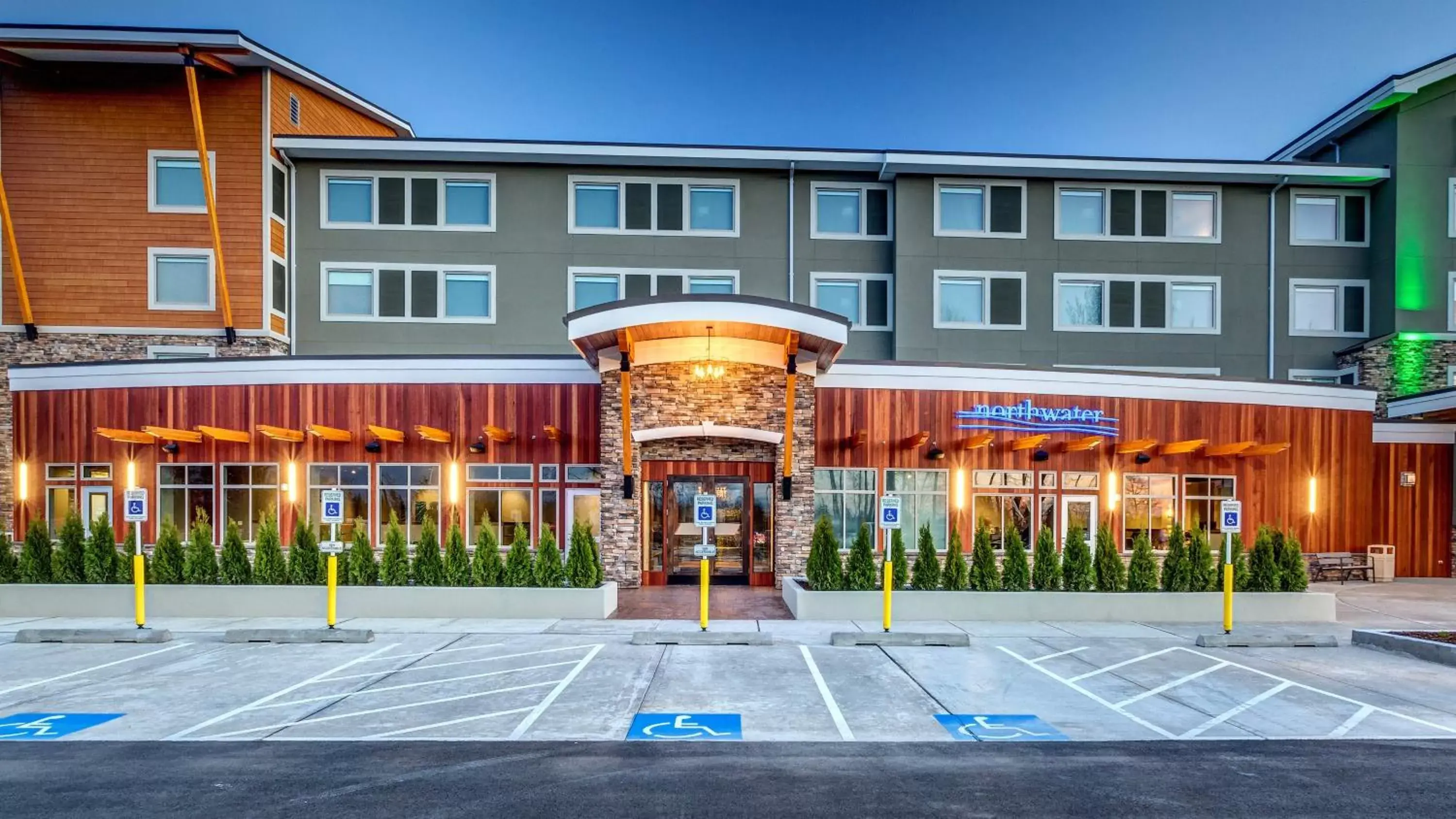 Restaurant/places to eat, Property Building in Holiday Inn Bellingham, an IHG Hotel