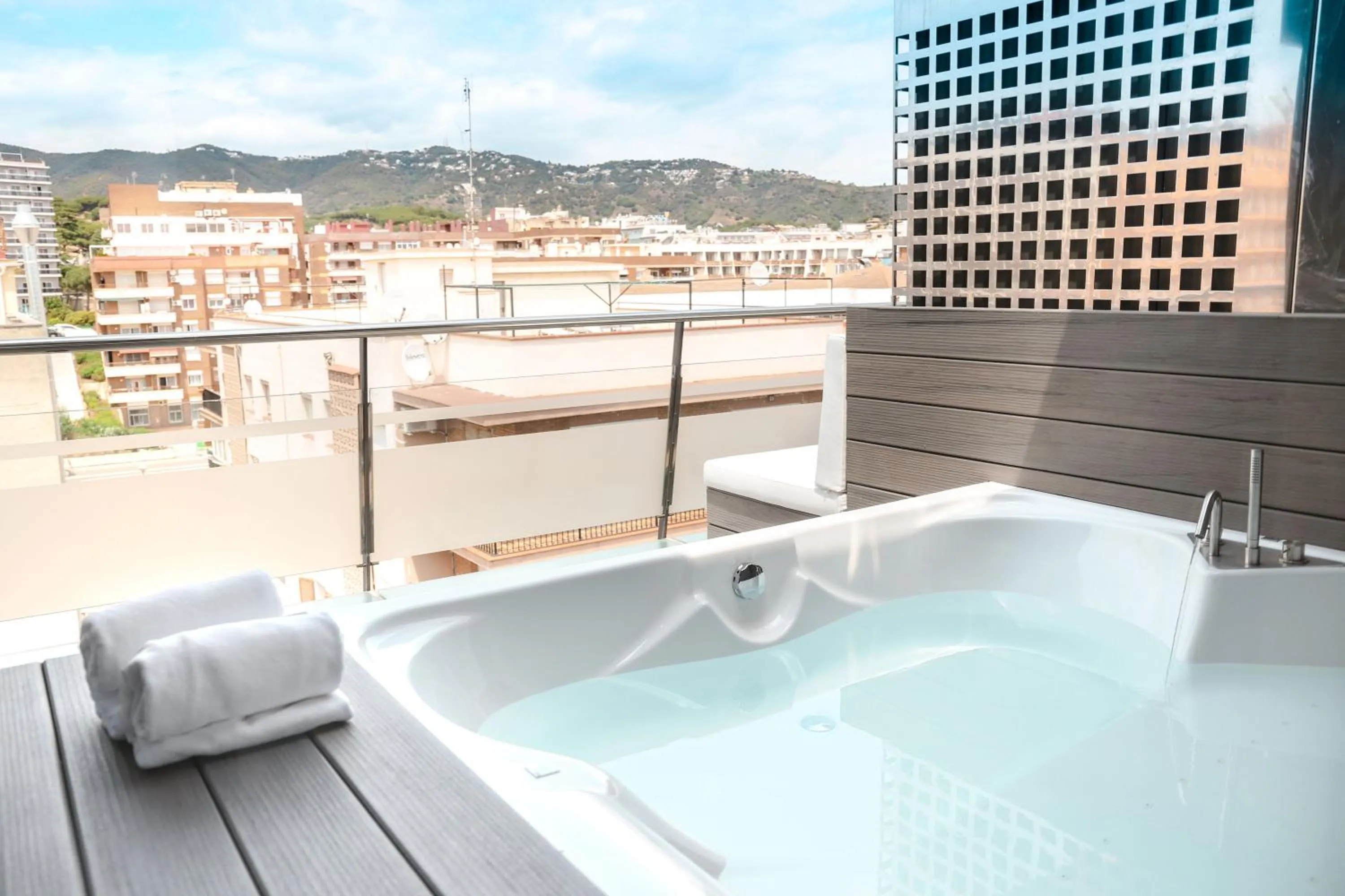 Hot Tub in KAKTUS Hotel Kaktus Playa