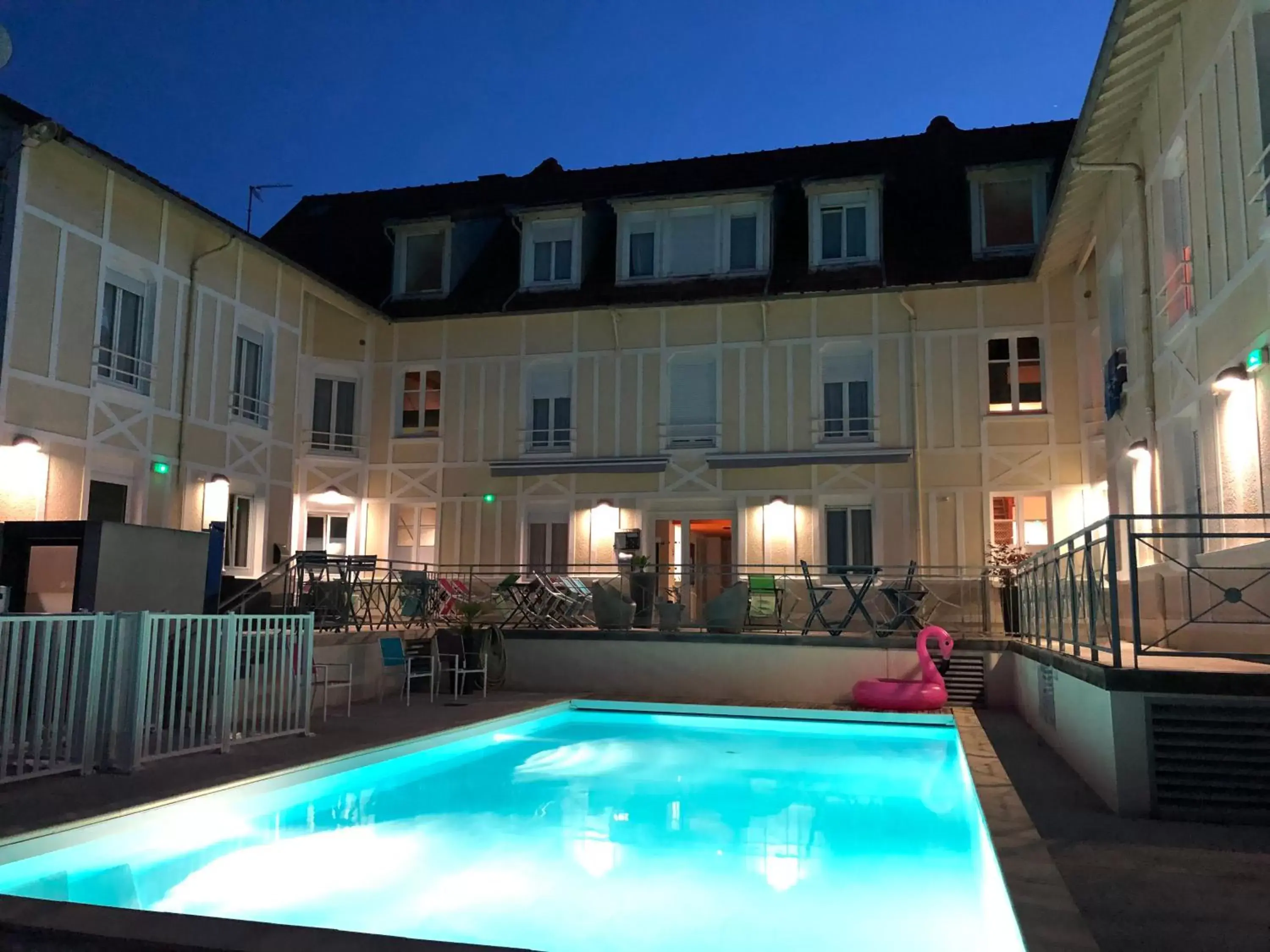 Property building in Boutique Hôtel d'Orbigny Chatelaillon - La Rochelle Property building in Boutique Hôtel d'Orbigny Chatelaillon - La Rochelle