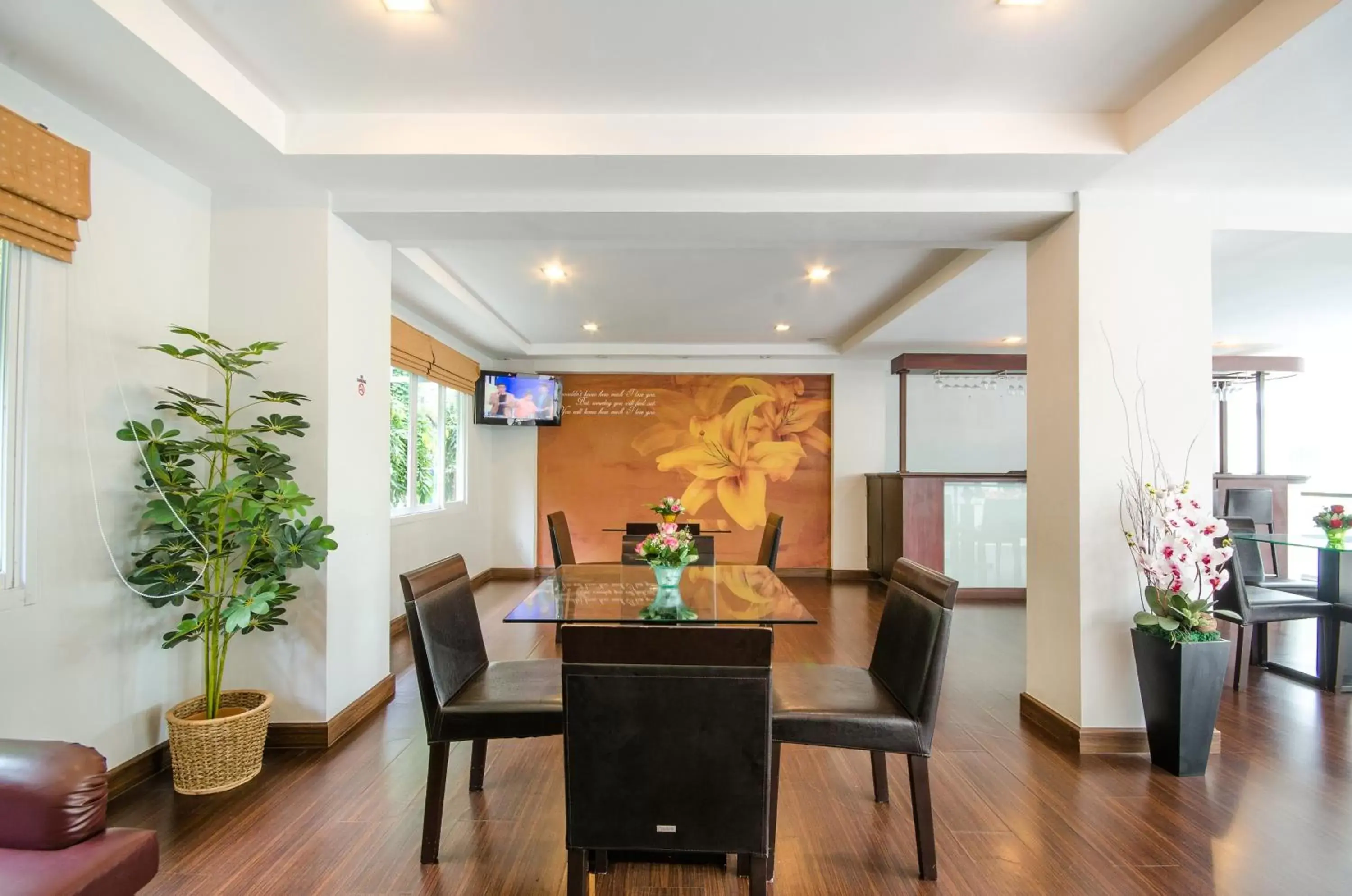 Living room in The Platinum Suite Bangkok