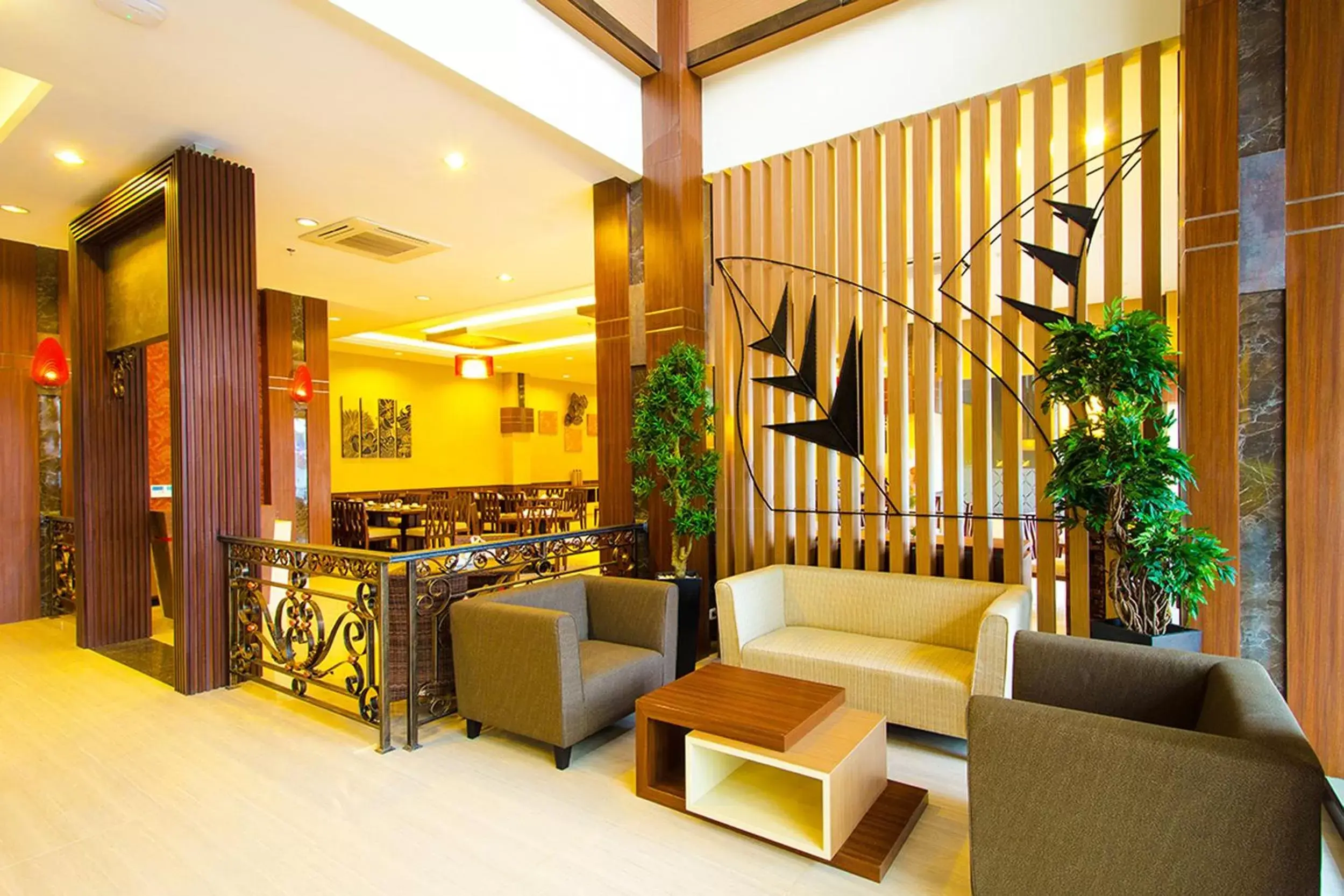 Restaurant/places to eat, Lobby/Reception in Noormans Hotel Semarang
