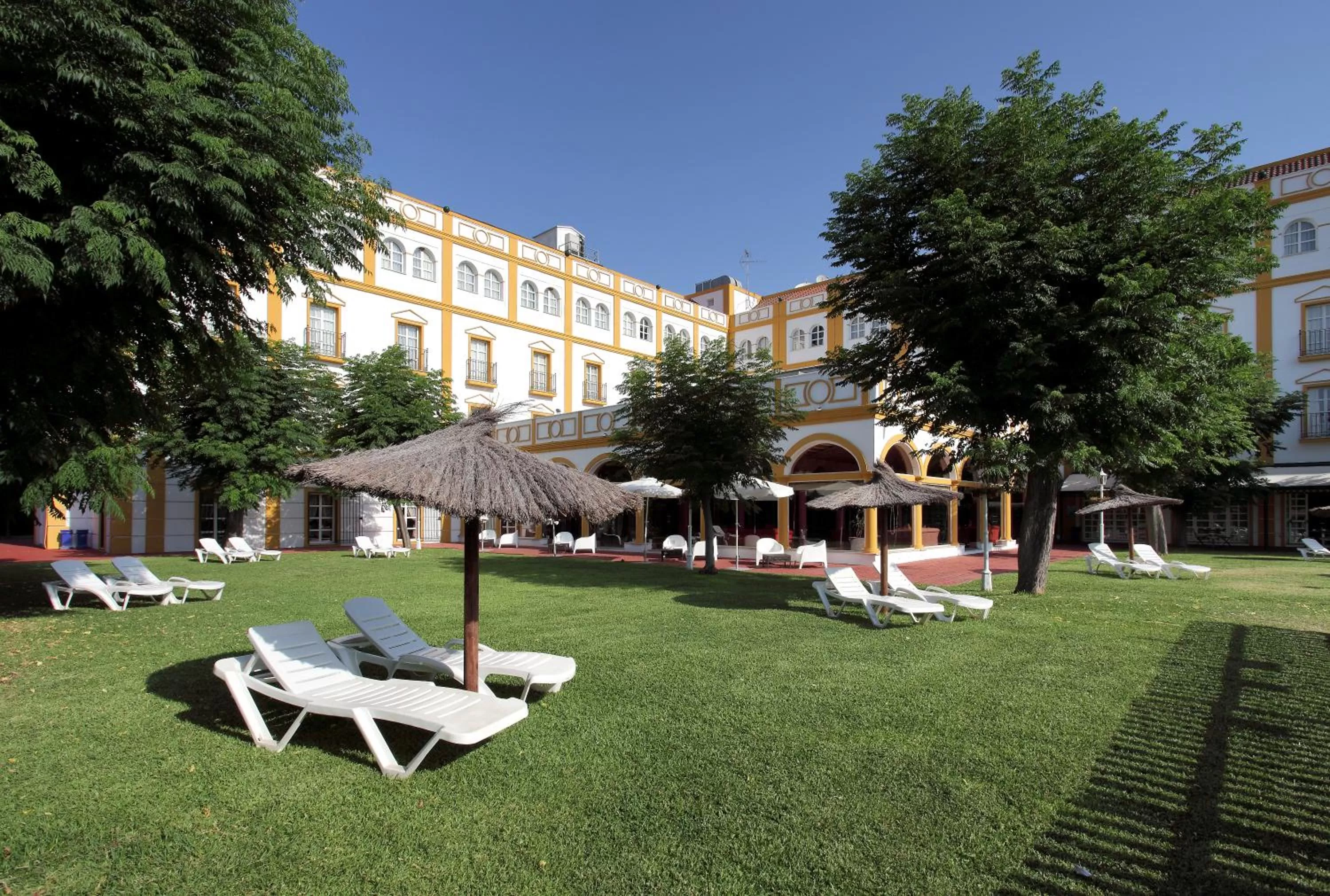 Property building in Exe Gran Hotel Solucar