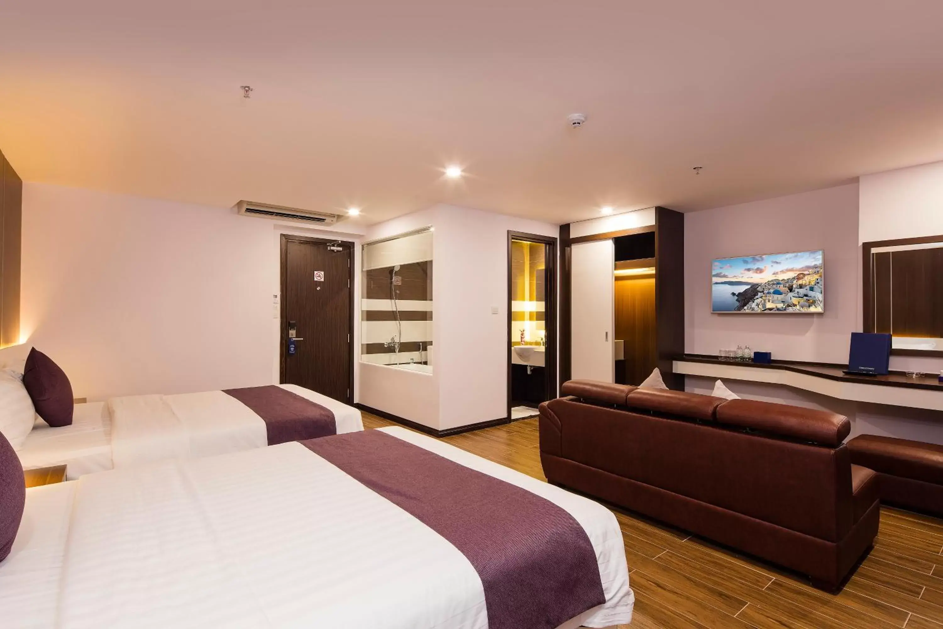 Coffee/tea facilities, Bed in Morris Hotel Nha Trang Coffee/tea facilities, Bed in Morris Hotel Nha Trang