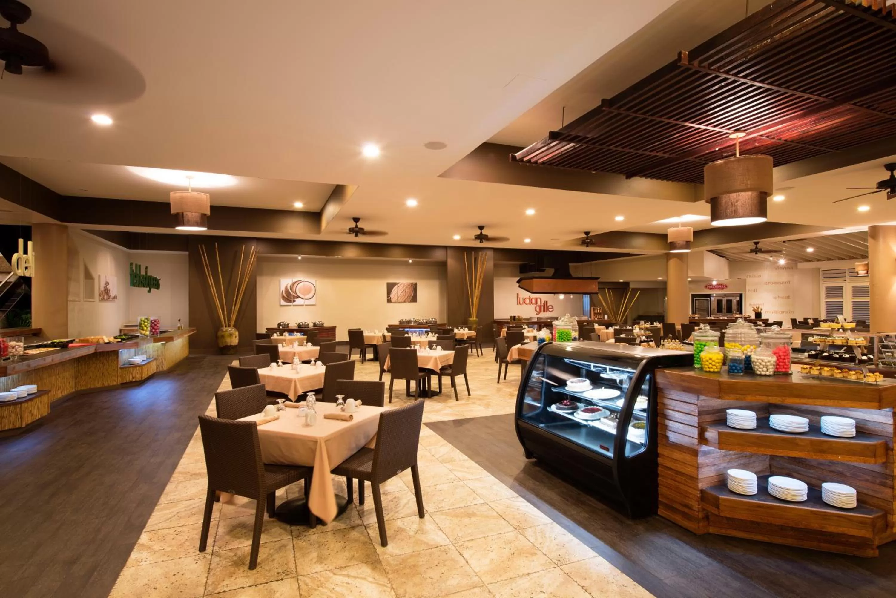 Restaurant/places to eat in Coconut Bay Beach Resort & Spa All Inclusive