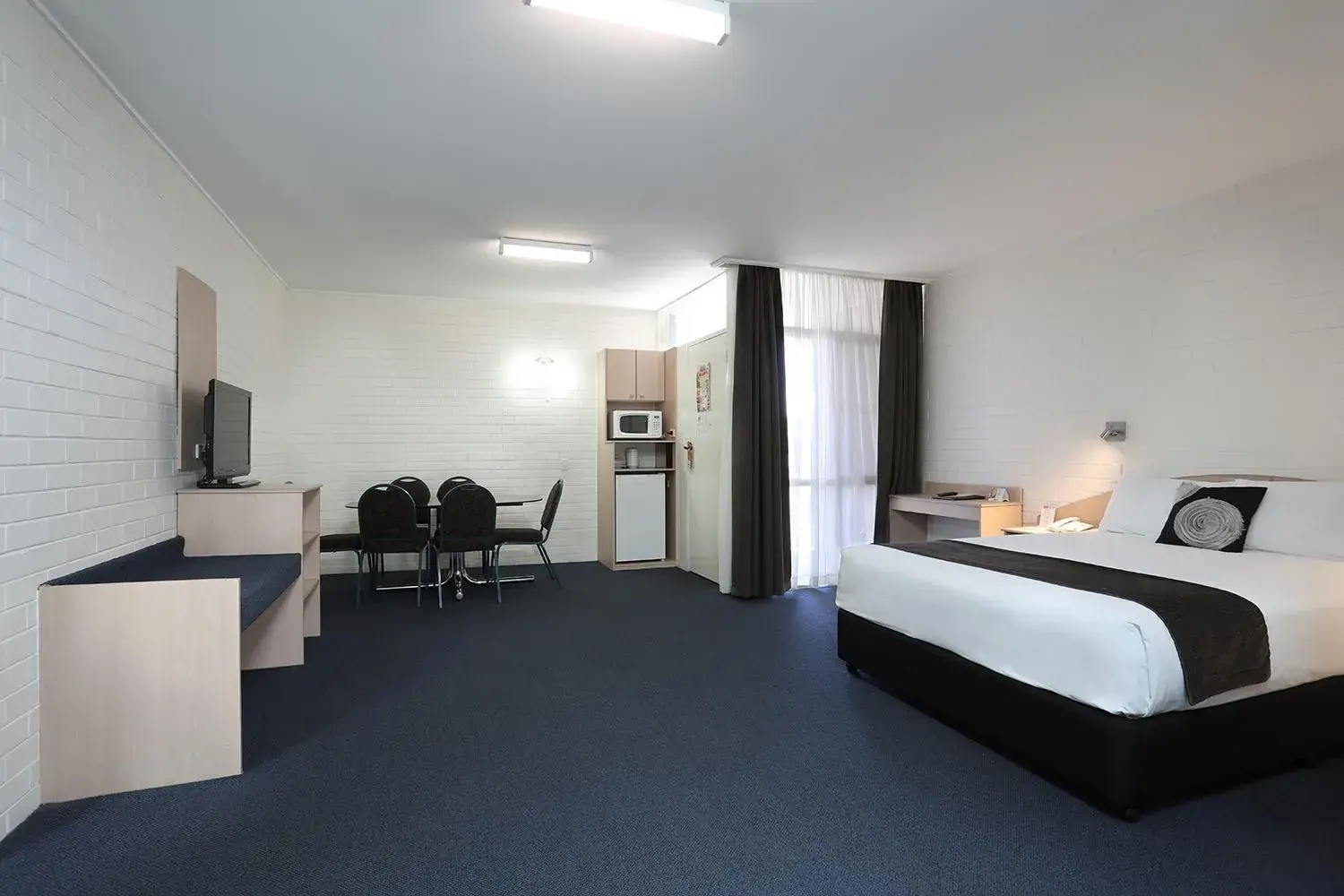 Living room in Redhill Tamworth Motor Inn and Conference Centre