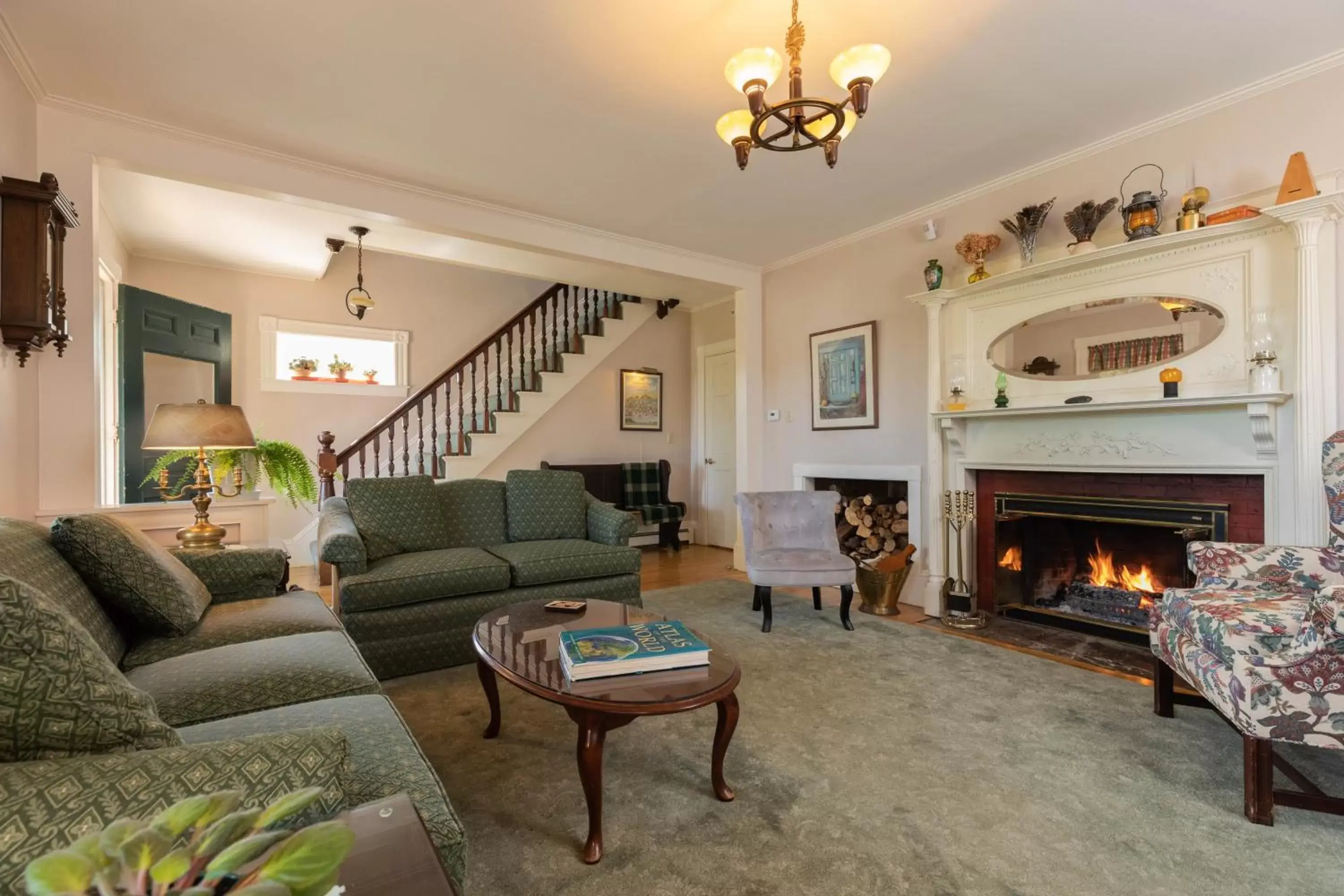 Communal lounge/ TV room, Seating Area in Maple Hill Farm Inn