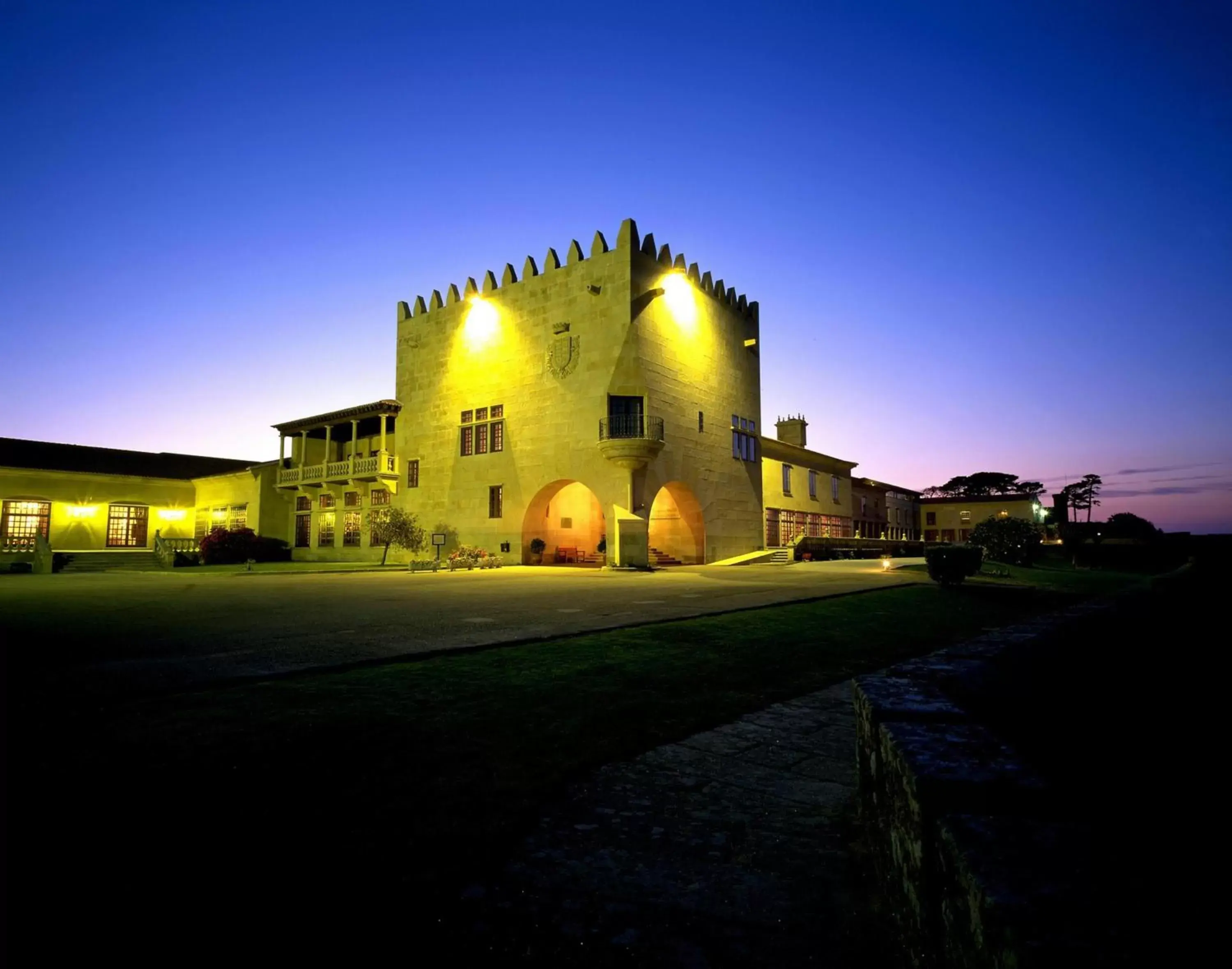 Facade/entrance, Property Building in Parador de Baiona