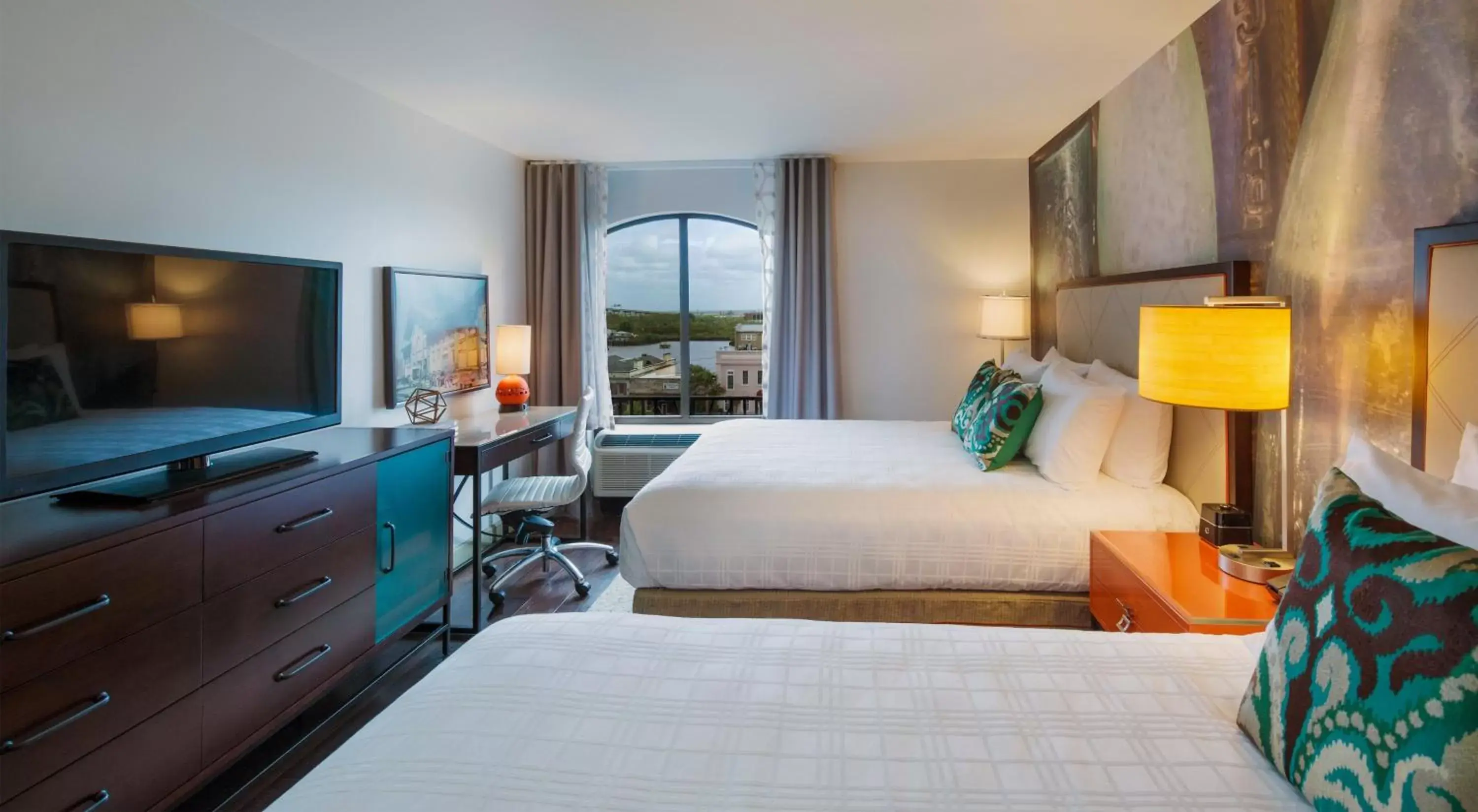 Queen Room with Two Queen Beds, High Floor with View in Hotel Indigo Savannah Historic District, an IHG Hotel
