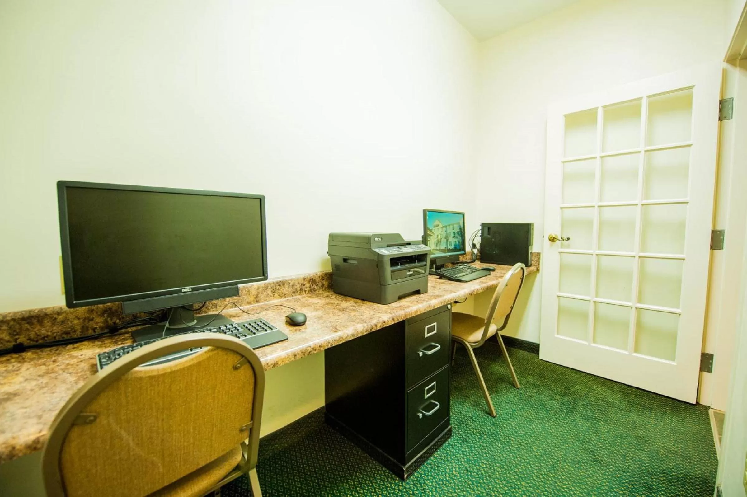 Business facilities in Greystone Inn & Suites