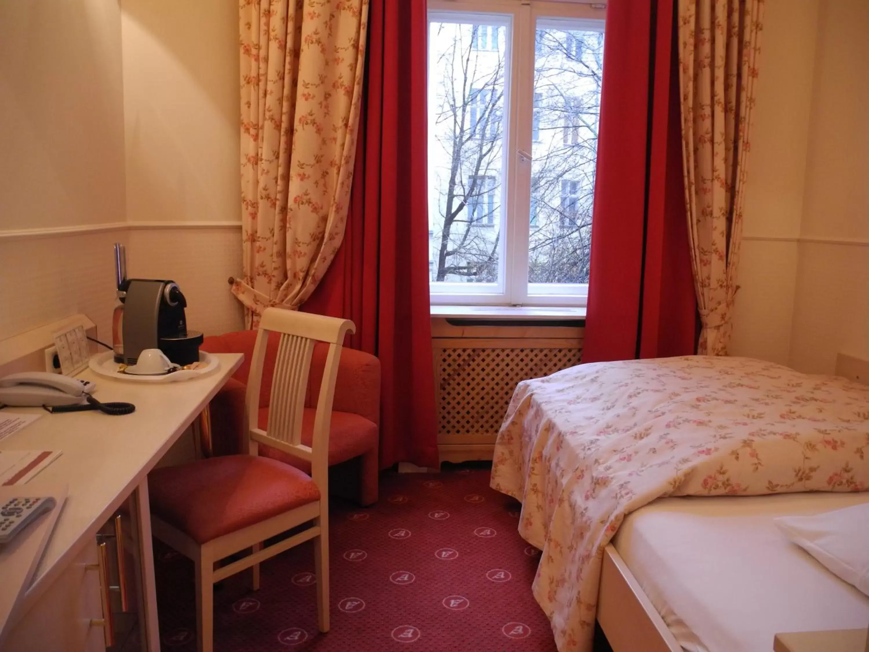 Superior Single Room in Hotel Augusta Am Kurfürstendamm